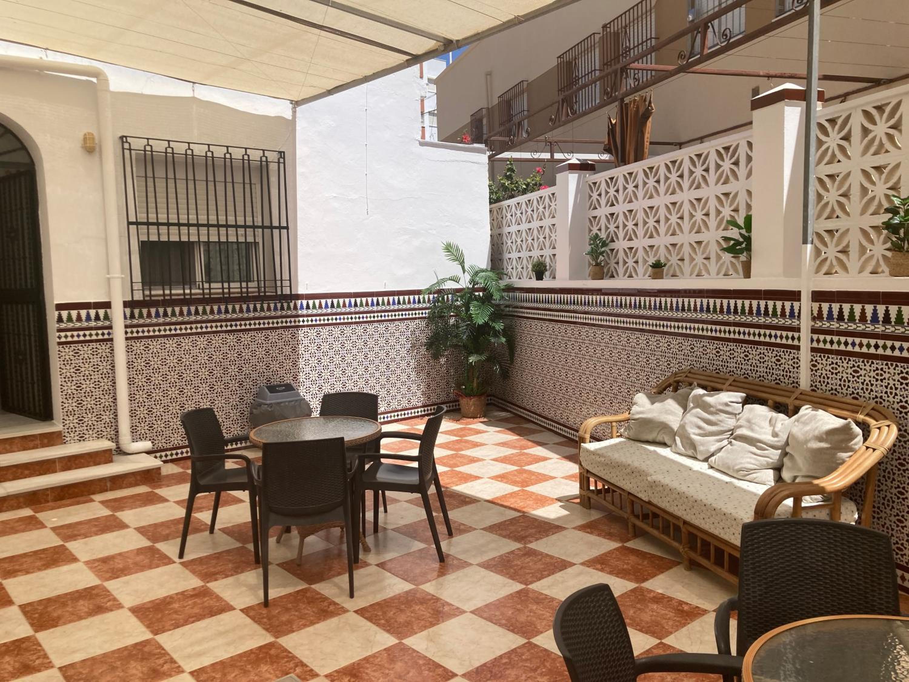 Hostal Avenida by Bossh! Hotels view 5