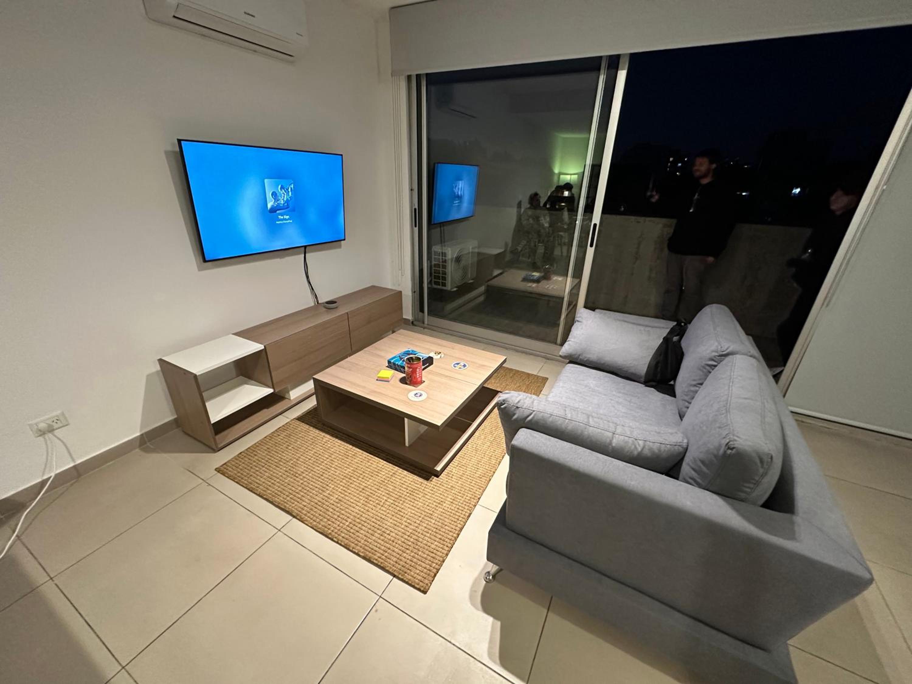 Modern Spacious & Sunny Apartment in Palermo