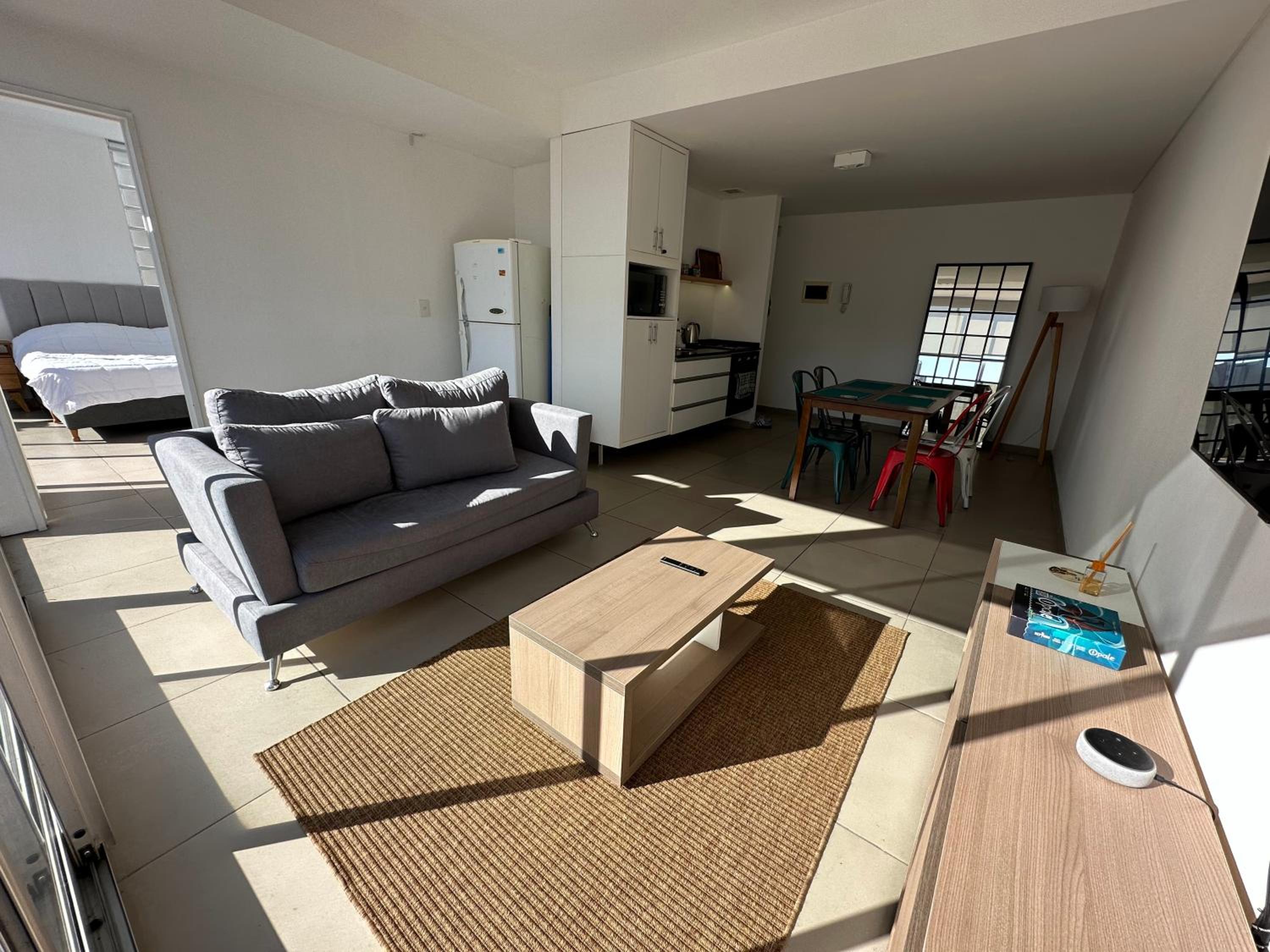 Modern Spacious & Sunny Apartment in Palermo