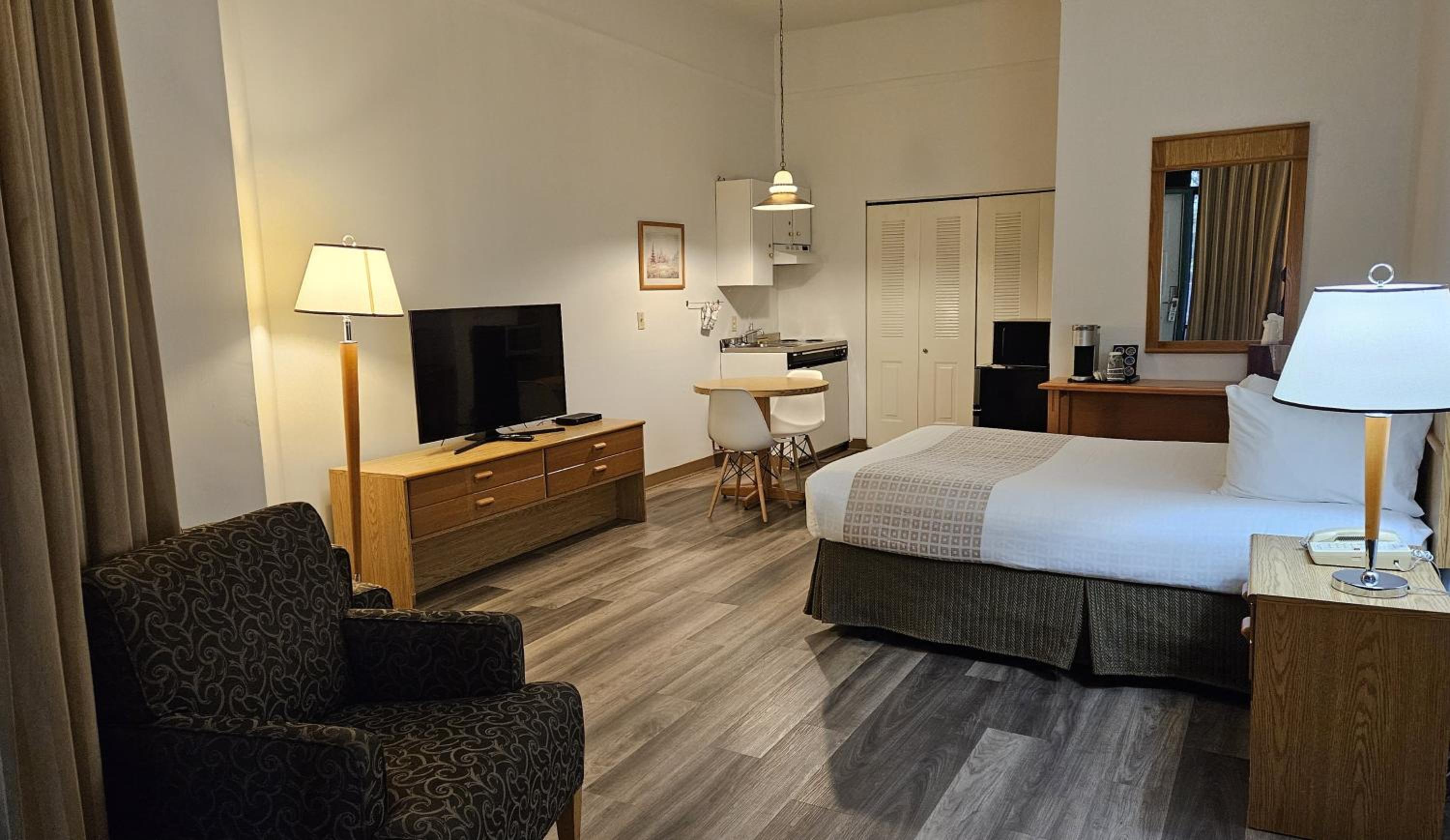 The Cedars Inn Hotel & Convention Centre