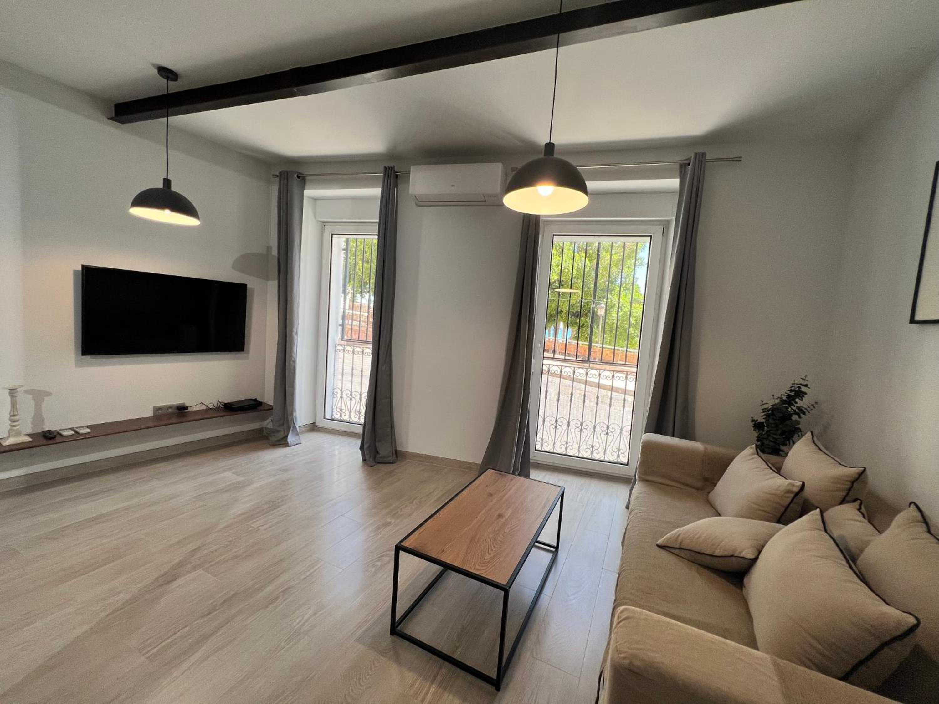 New! Cosy Two Bedroom Apartment by the Beach view 5