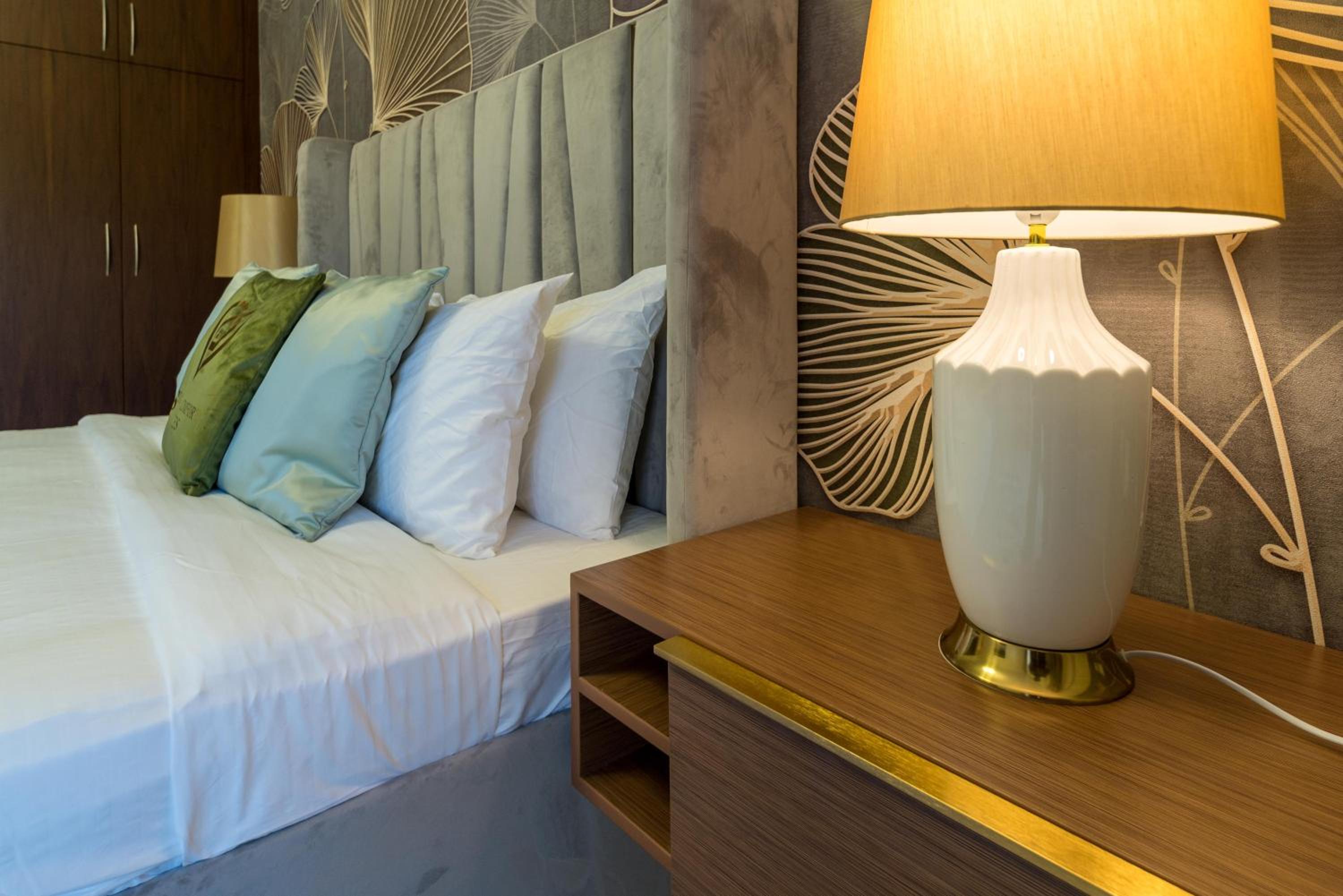 Amazing BeachFront Apartments near Atlantis Waterpark by Simply Comfort Sarai Palm Jumeirah