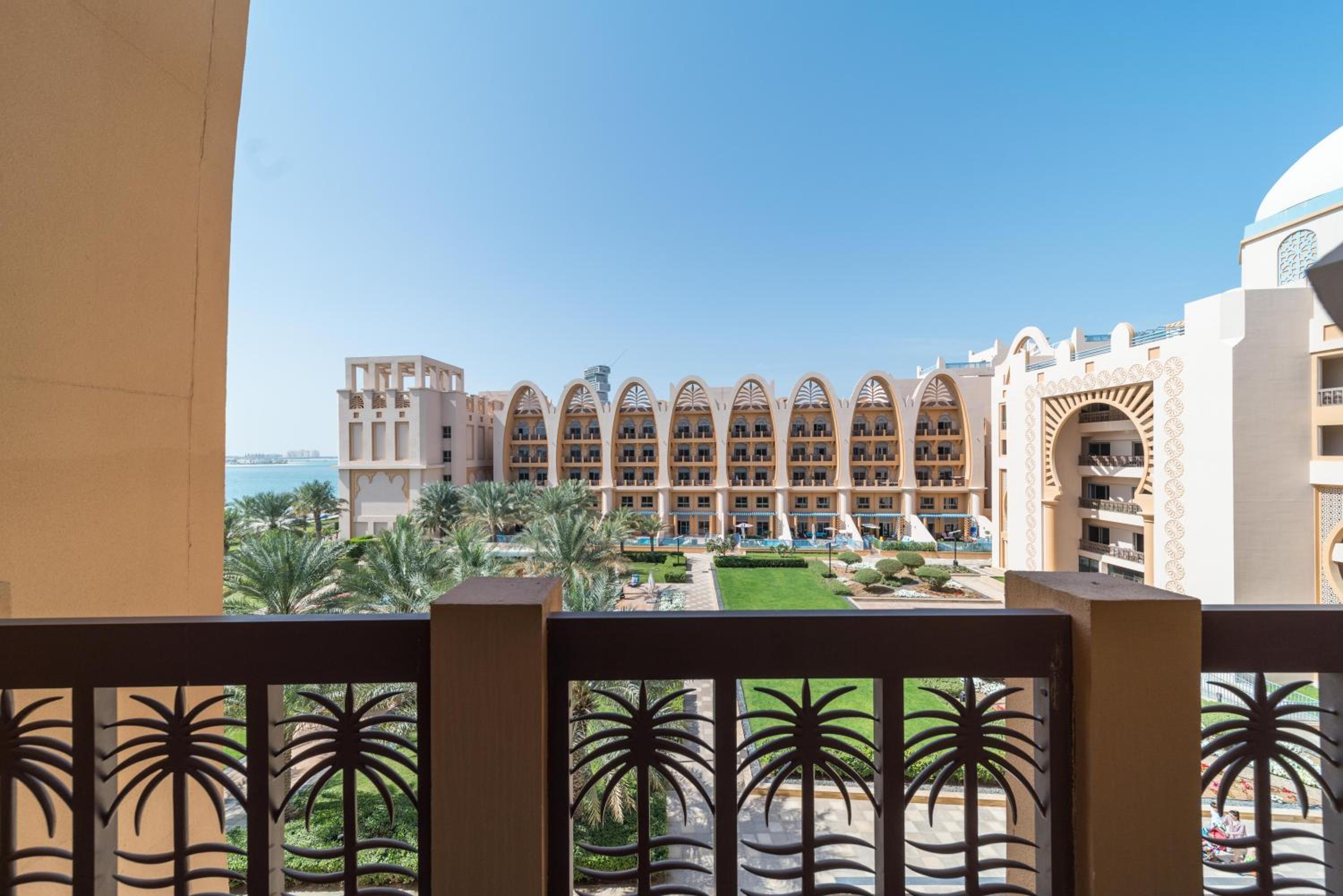 Amazing BeachFront Apartments near Atlantis Waterpark by Simply Comfort Sarai Palm Jumeirah