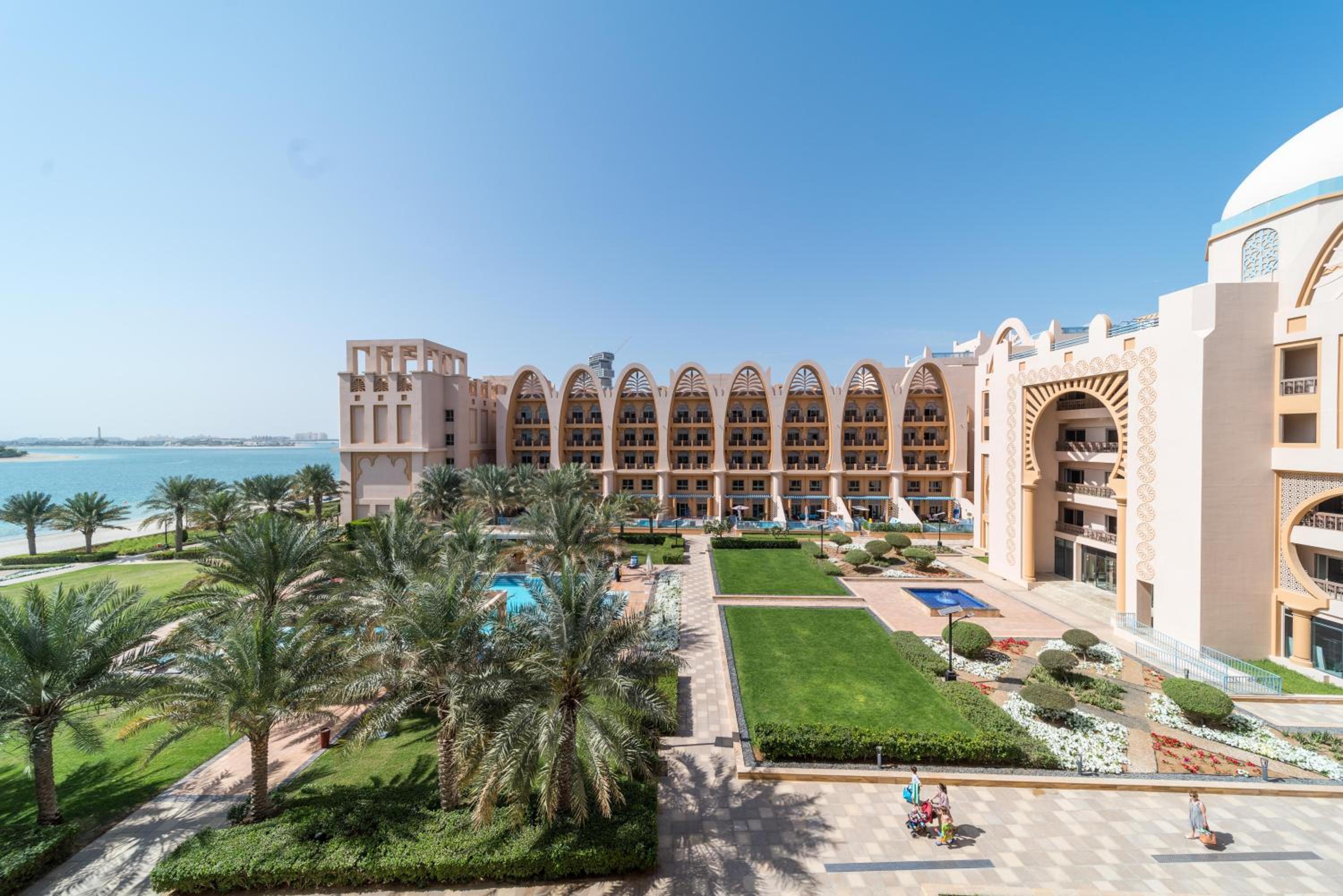 Amazing BeachFront Apartments near Atlantis Waterpark by Simply Comfort Sarai Palm Jumeirah