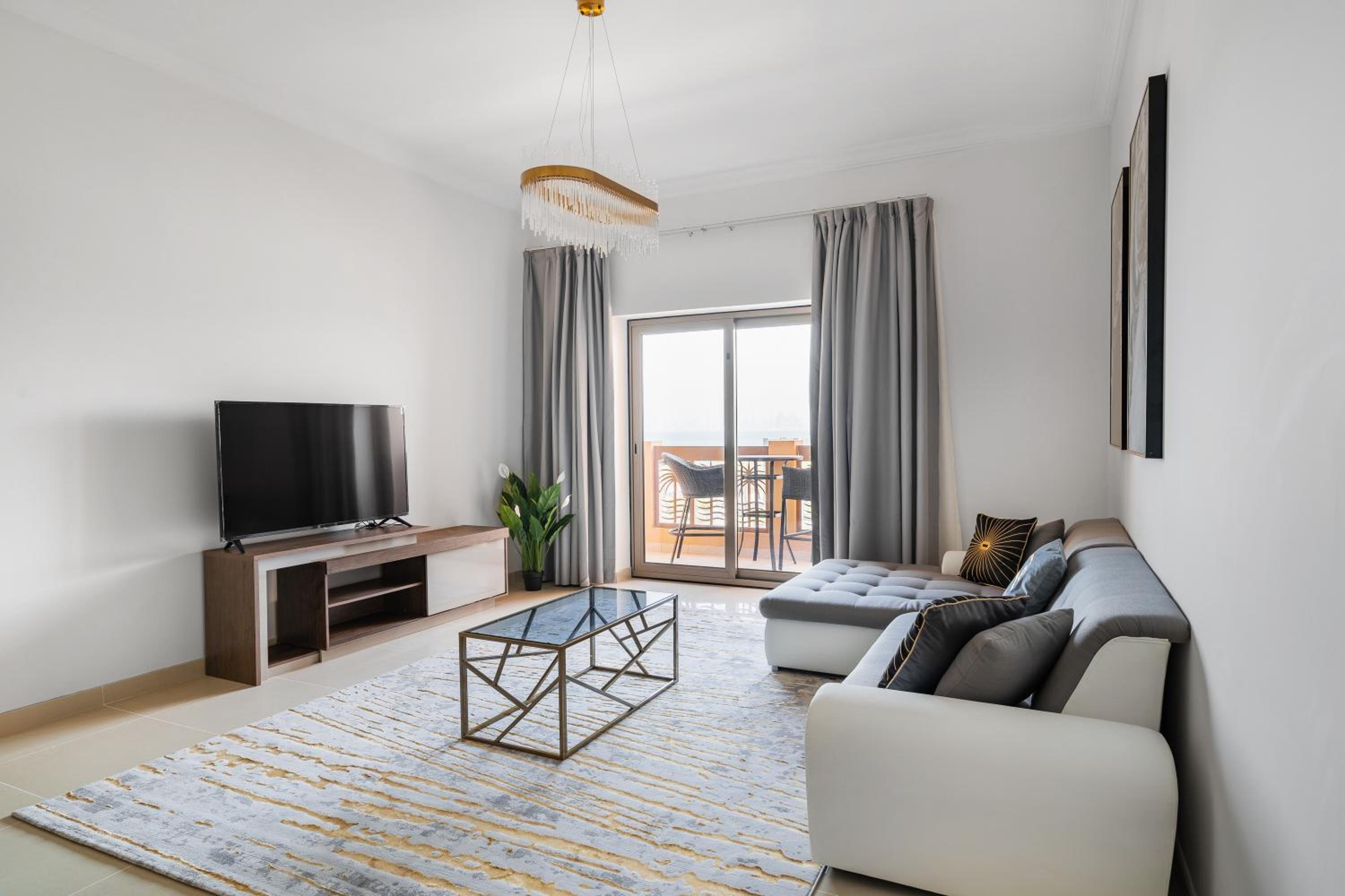 Amazing BeachFront Apartments near Atlantis Waterpark by Simply Comfort Sarai Palm Jumeirah