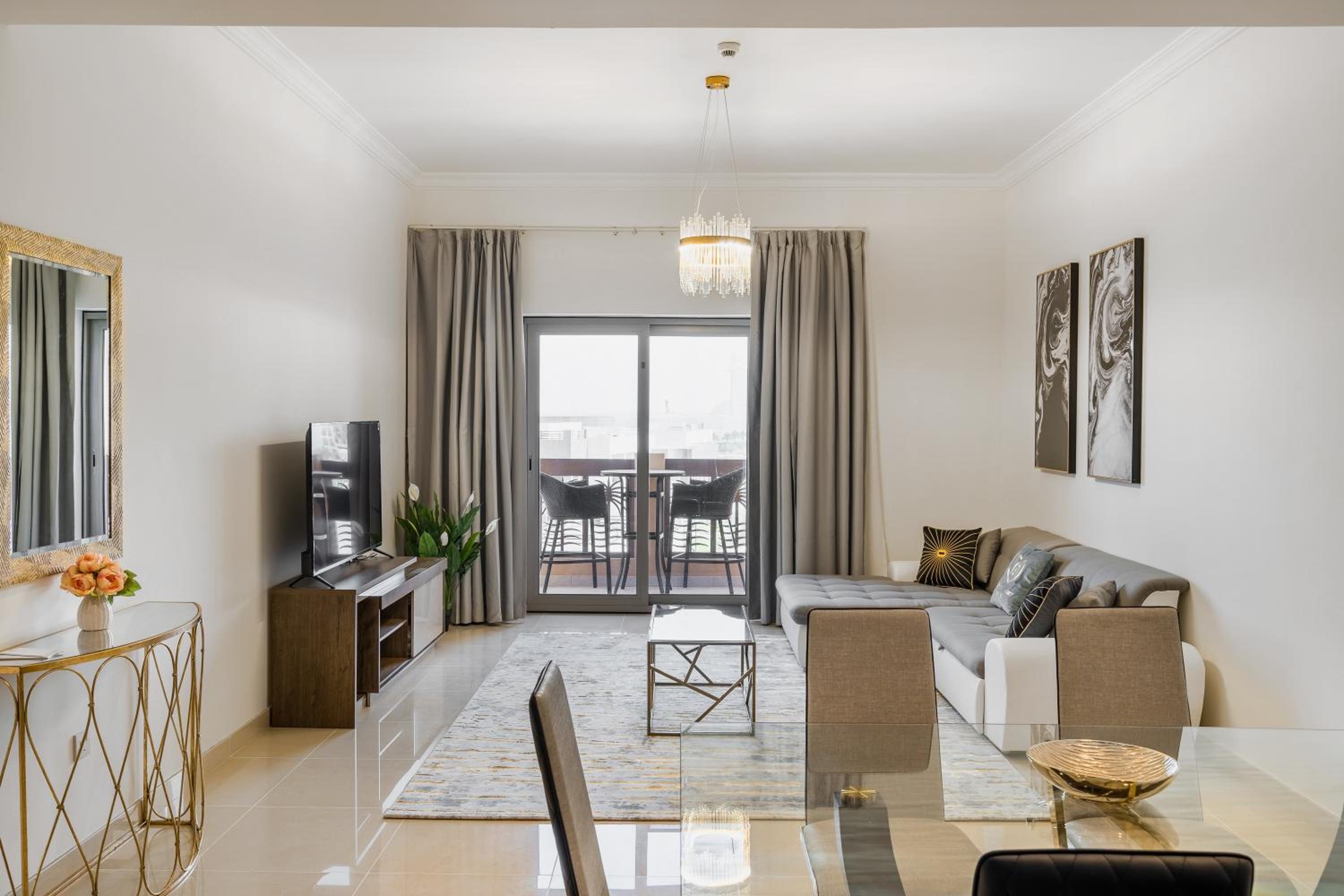 Amazing BeachFront Apartments near Atlantis Waterpark by Simply Comfort Sarai Palm Jumeirah