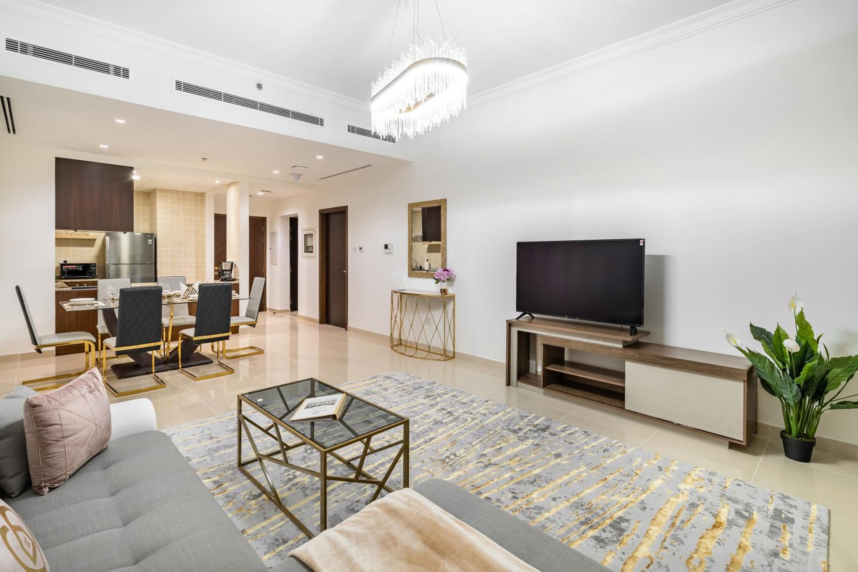 Amazing BeachFront Apartments near Atlantis Waterpark by Simply Comfort Sarai Palm Jumeirah