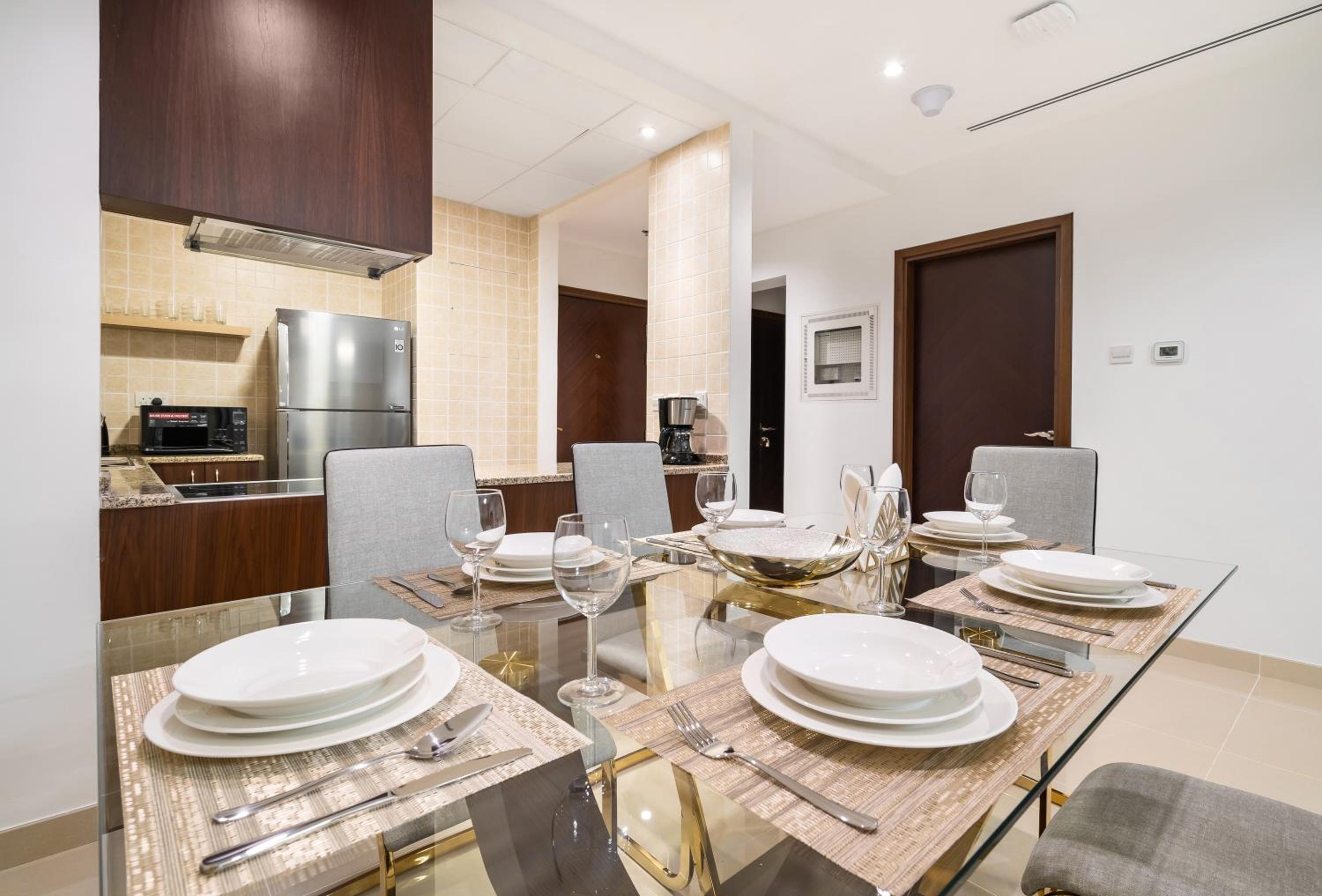Amazing BeachFront Apartments near Atlantis Waterpark by Simply Comfort Sarai Palm Jumeirah