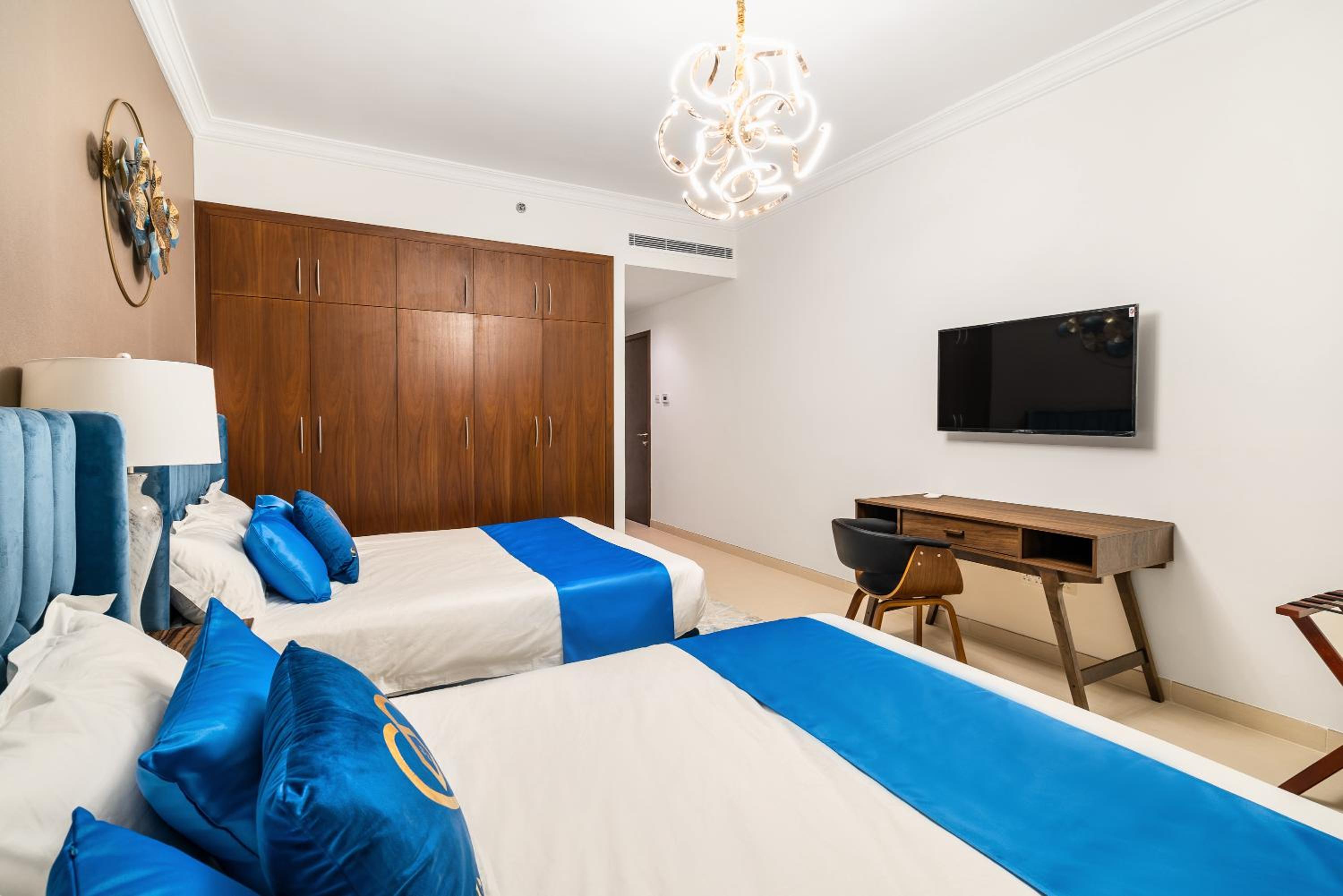 Amazing BeachFront Apartments near Atlantis Waterpark by Simply Comfort Sarai Palm Jumeirah