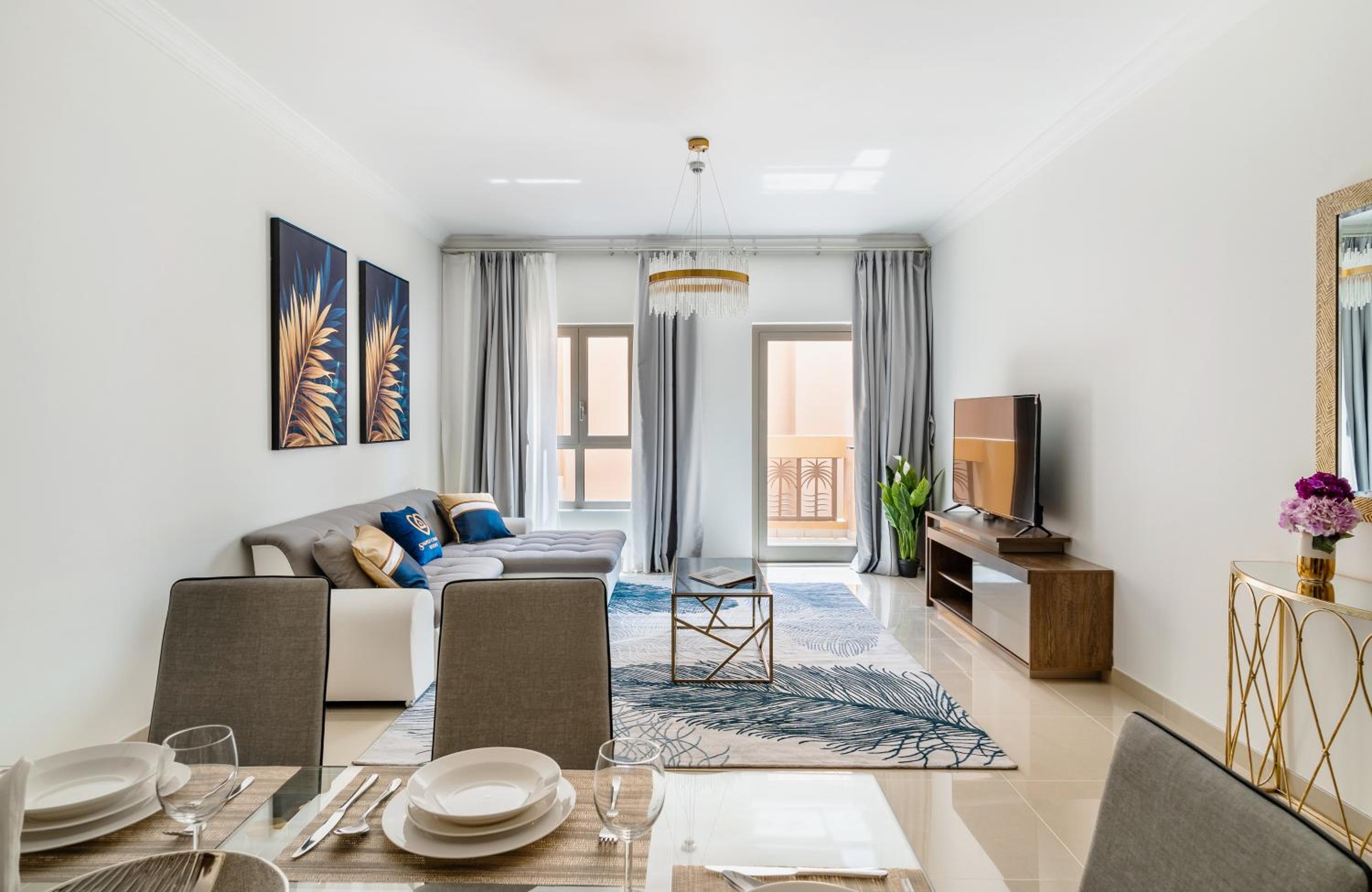 Amazing BeachFront Apartments near Atlantis Waterpark by Simply Comfort Sarai Palm Jumeirah