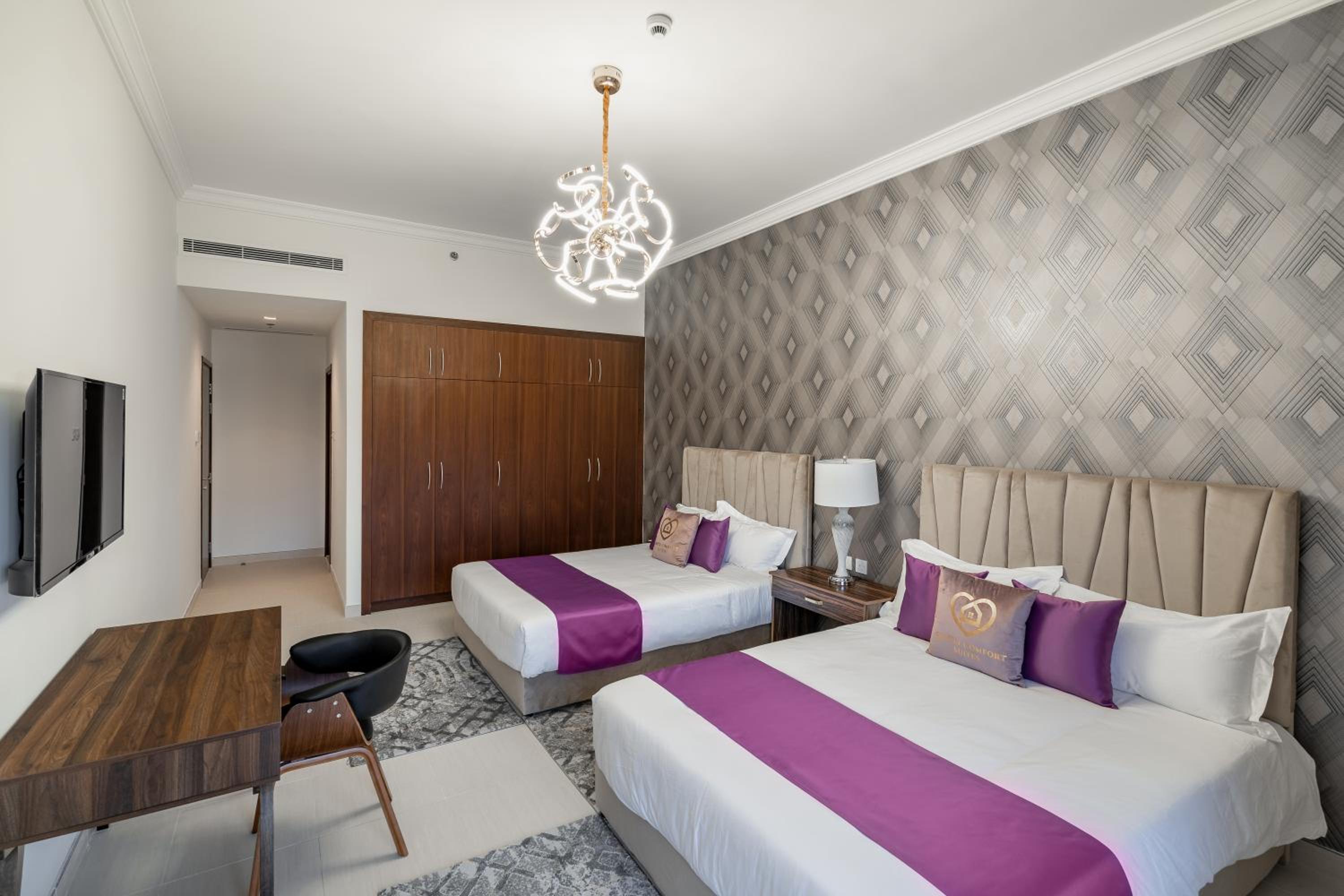 Amazing BeachFront Apartments near Atlantis Waterpark by Simply Comfort Sarai Palm Jumeirah