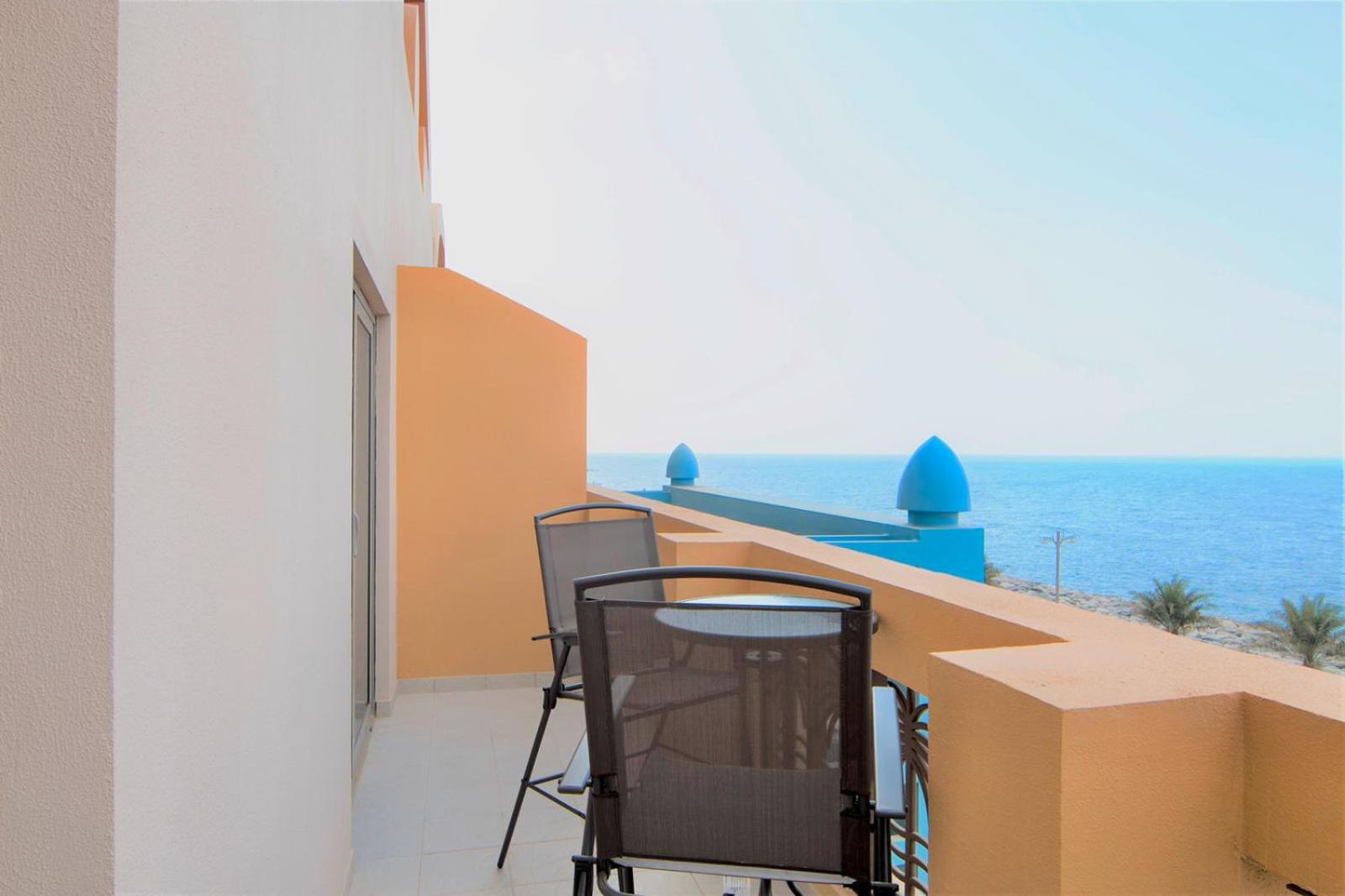 Amazing BeachFront Apartments near Atlantis Waterpark by Simply Comfort Sarai Palm Jumeirah