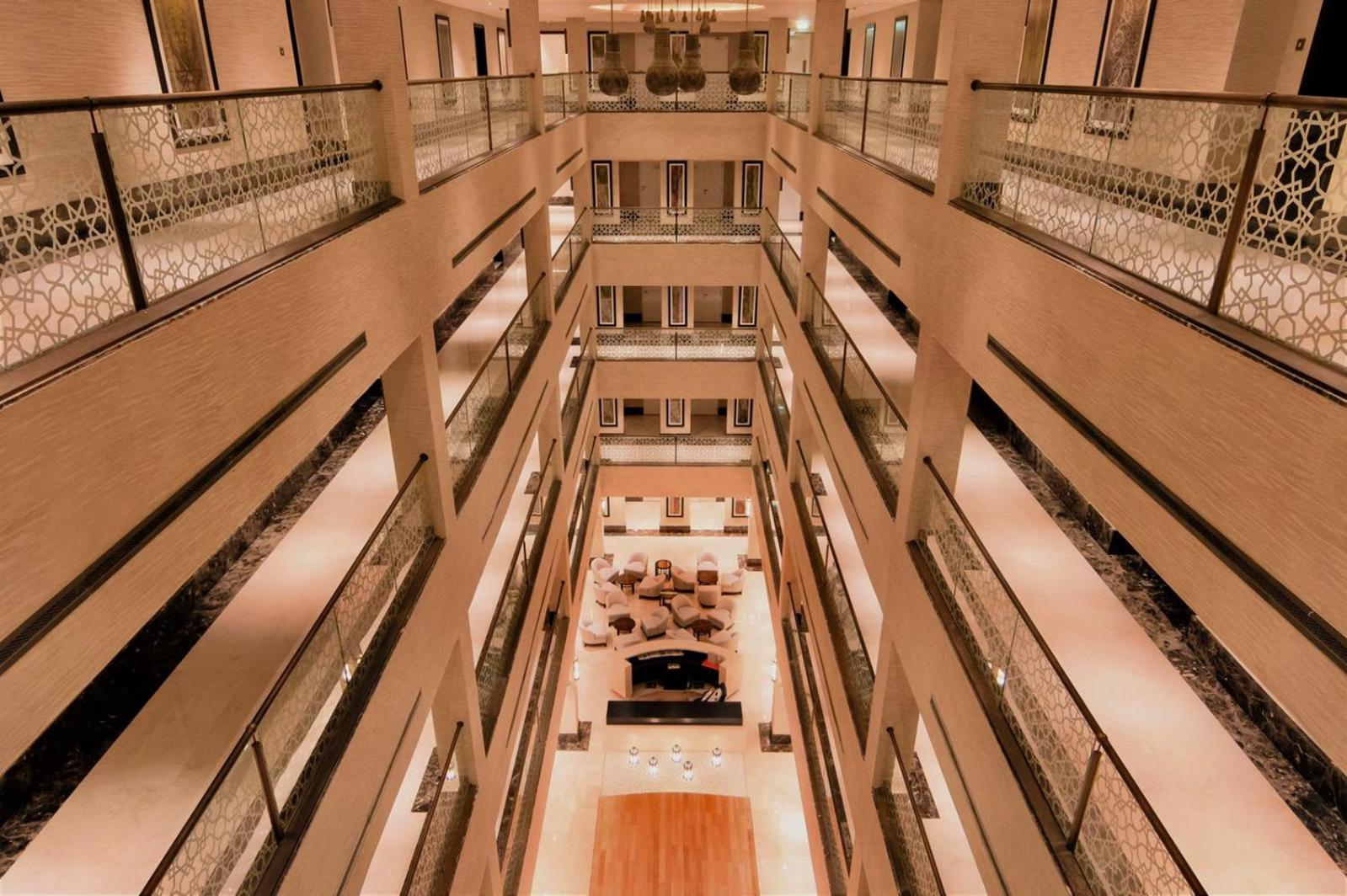 Amazing BeachFront Apartments near Atlantis Waterpark by Simply Comfort Sarai Palm Jumeirah