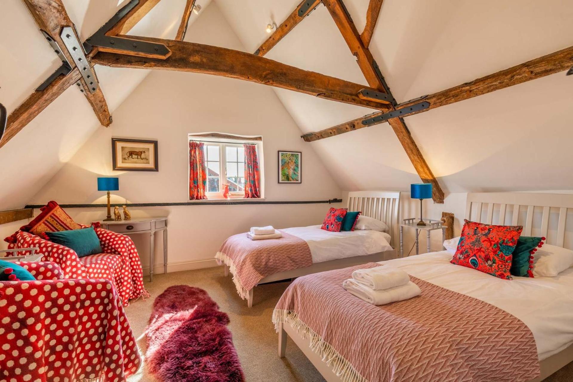 Host & Stay - The Old Paul Pry