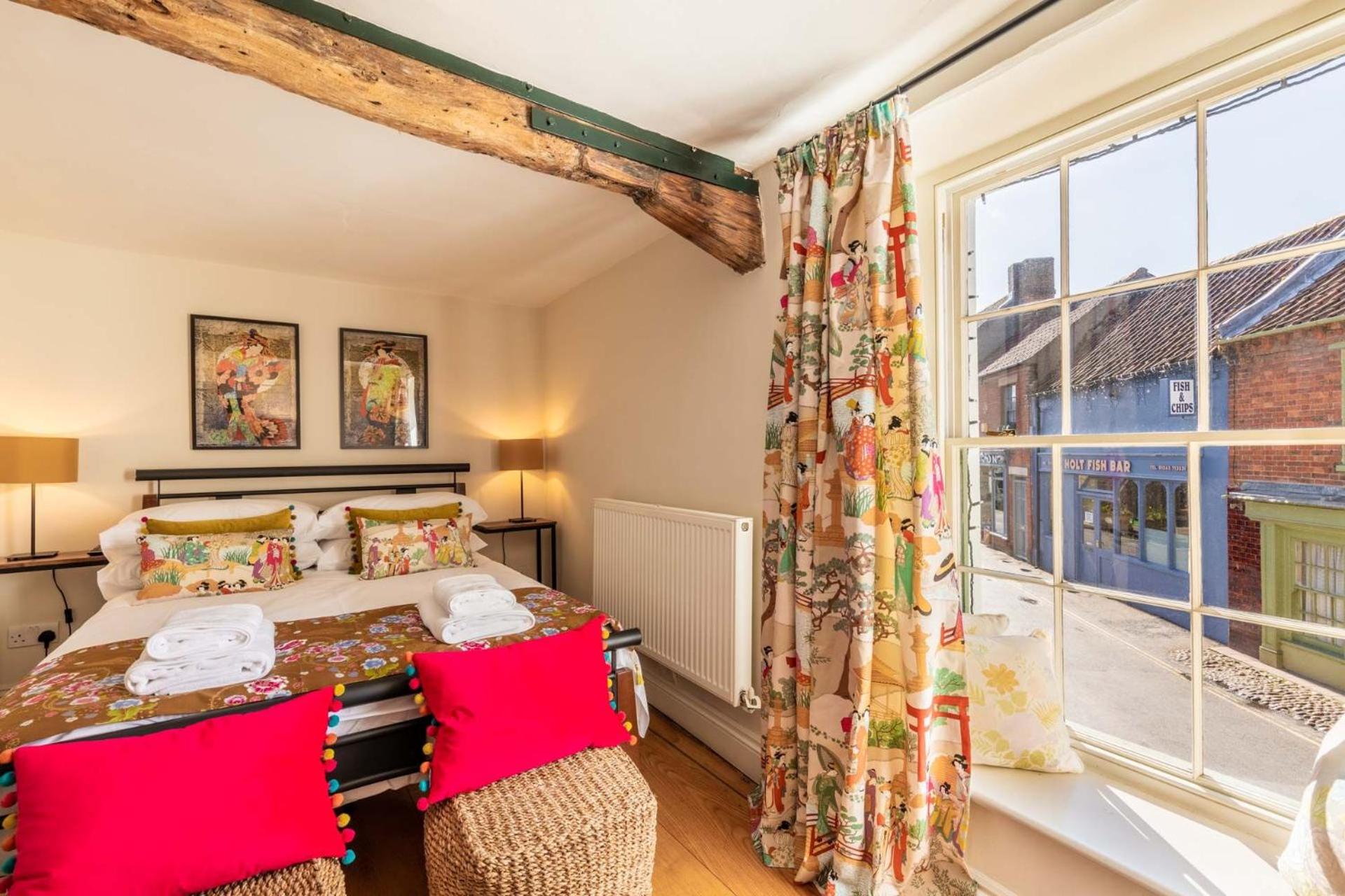 Host & Stay - The Old Paul Pry