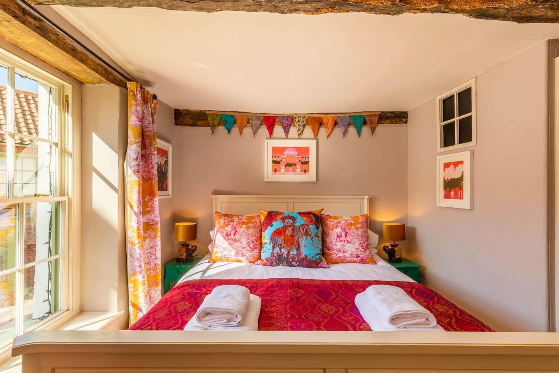 Host & Stay - The Old Paul Pry