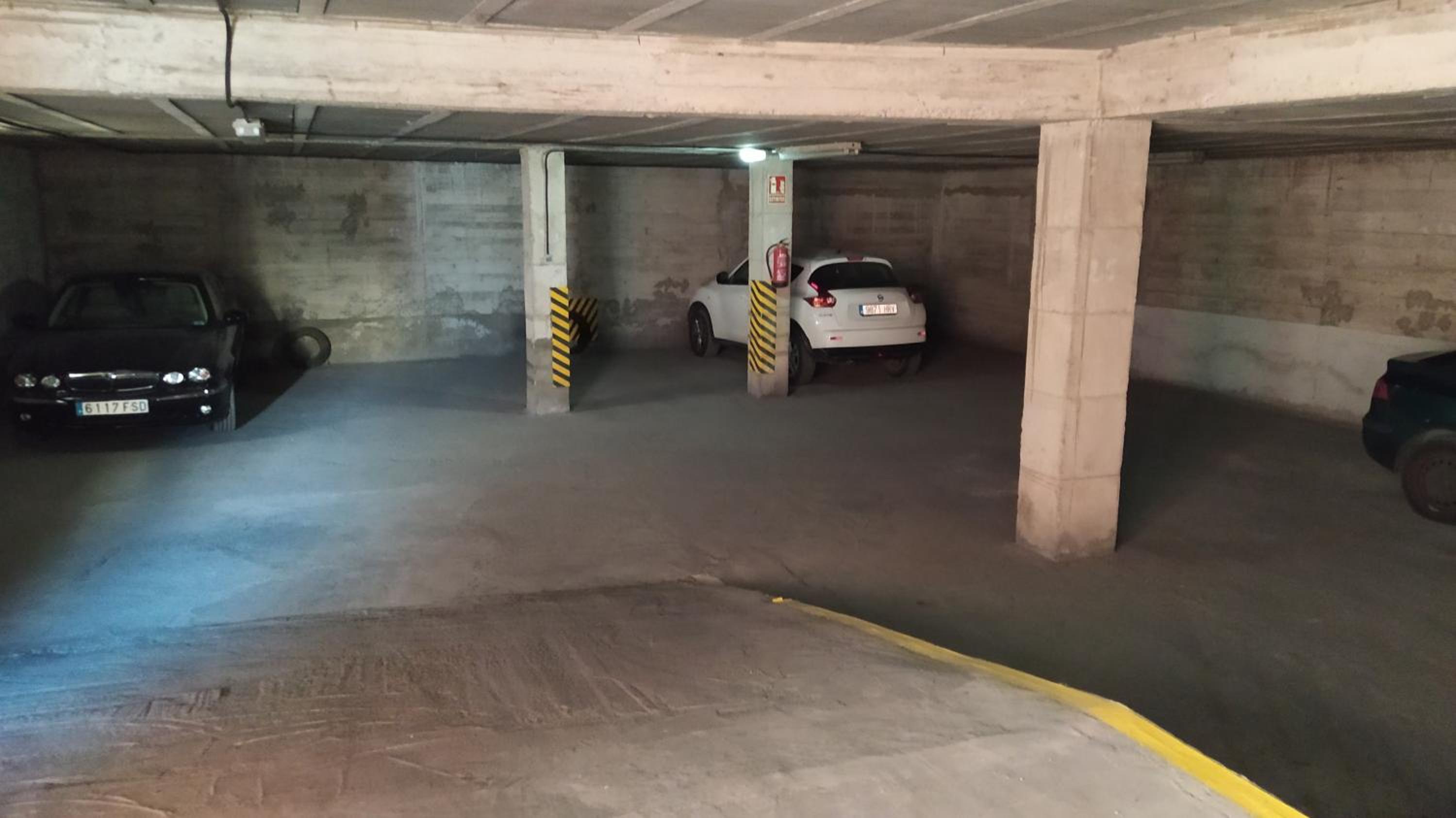 Sherryflat Claveles - Parking