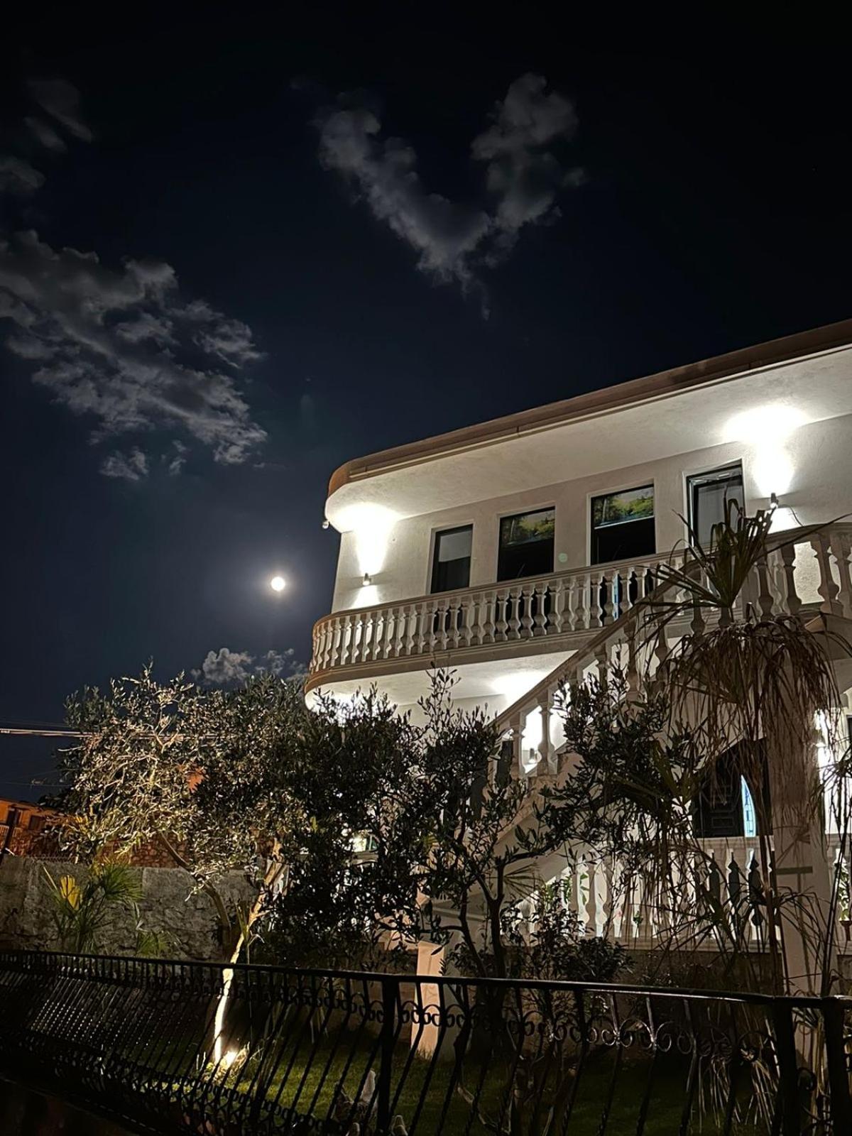 four generation hotel