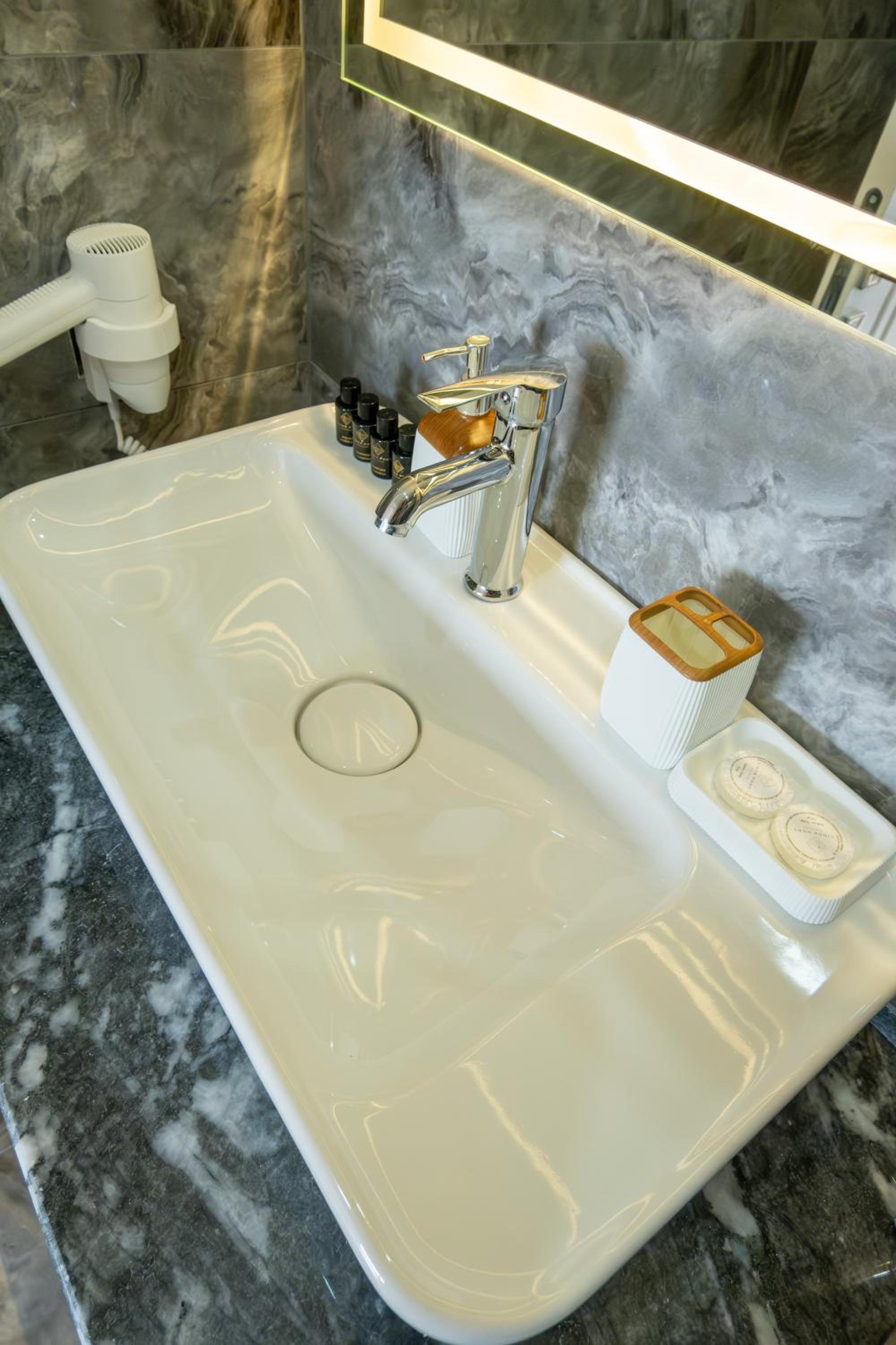 Linda Port Otel - Image 34