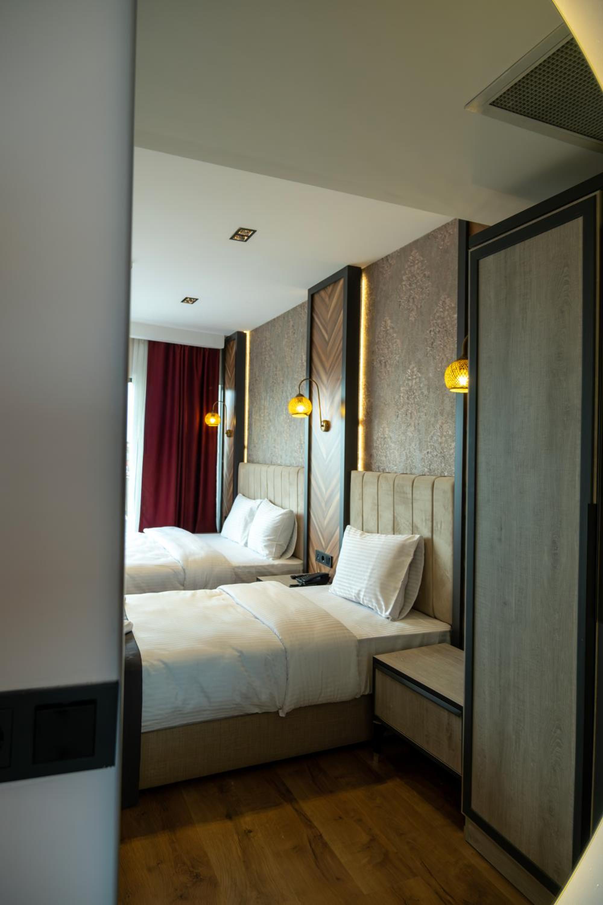 Linda Port Otel - Image 63