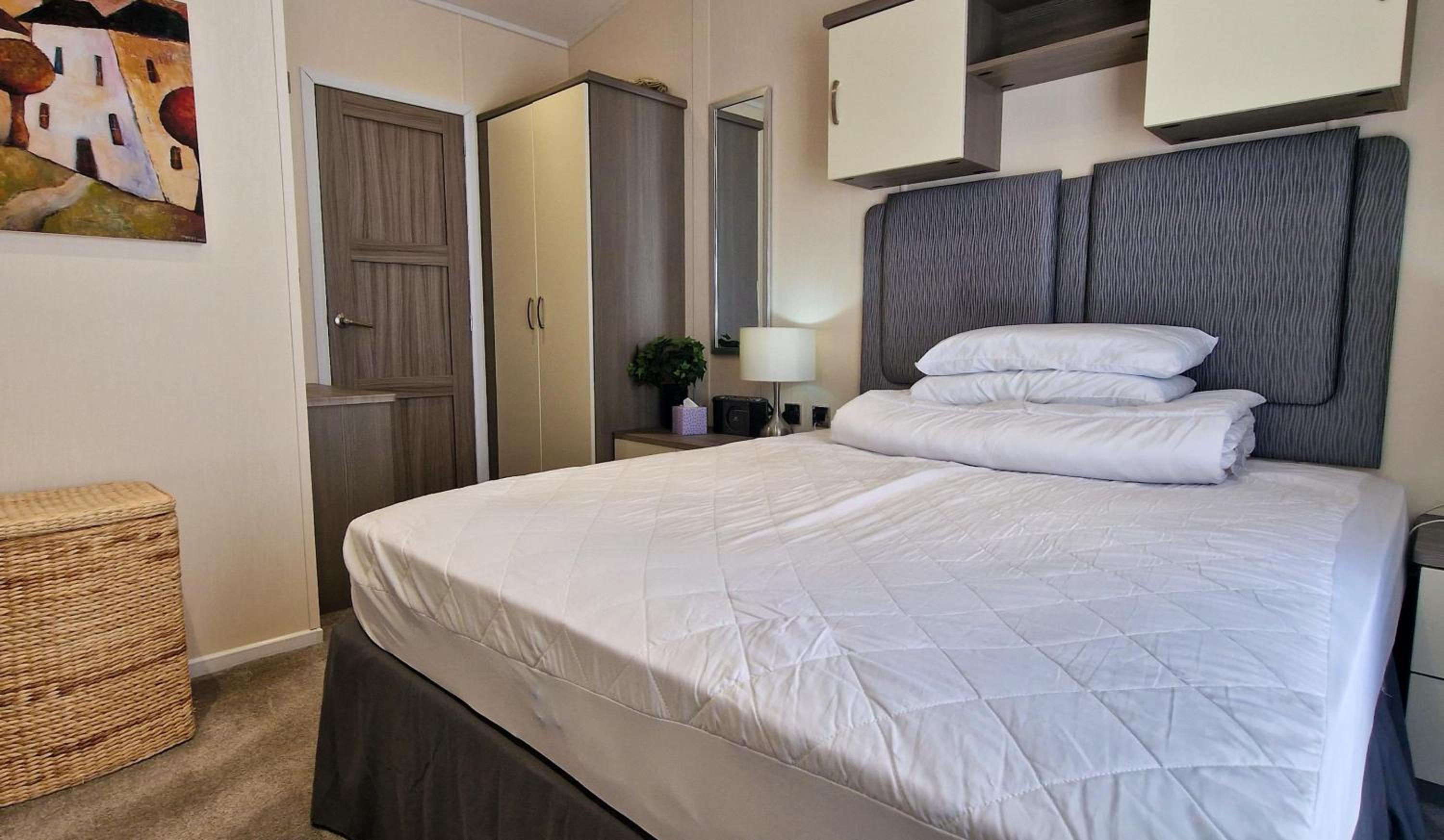 Stunning 6 Berth Lodge With Decking At Manor Park In Hunstanton Ref 23064K view 3