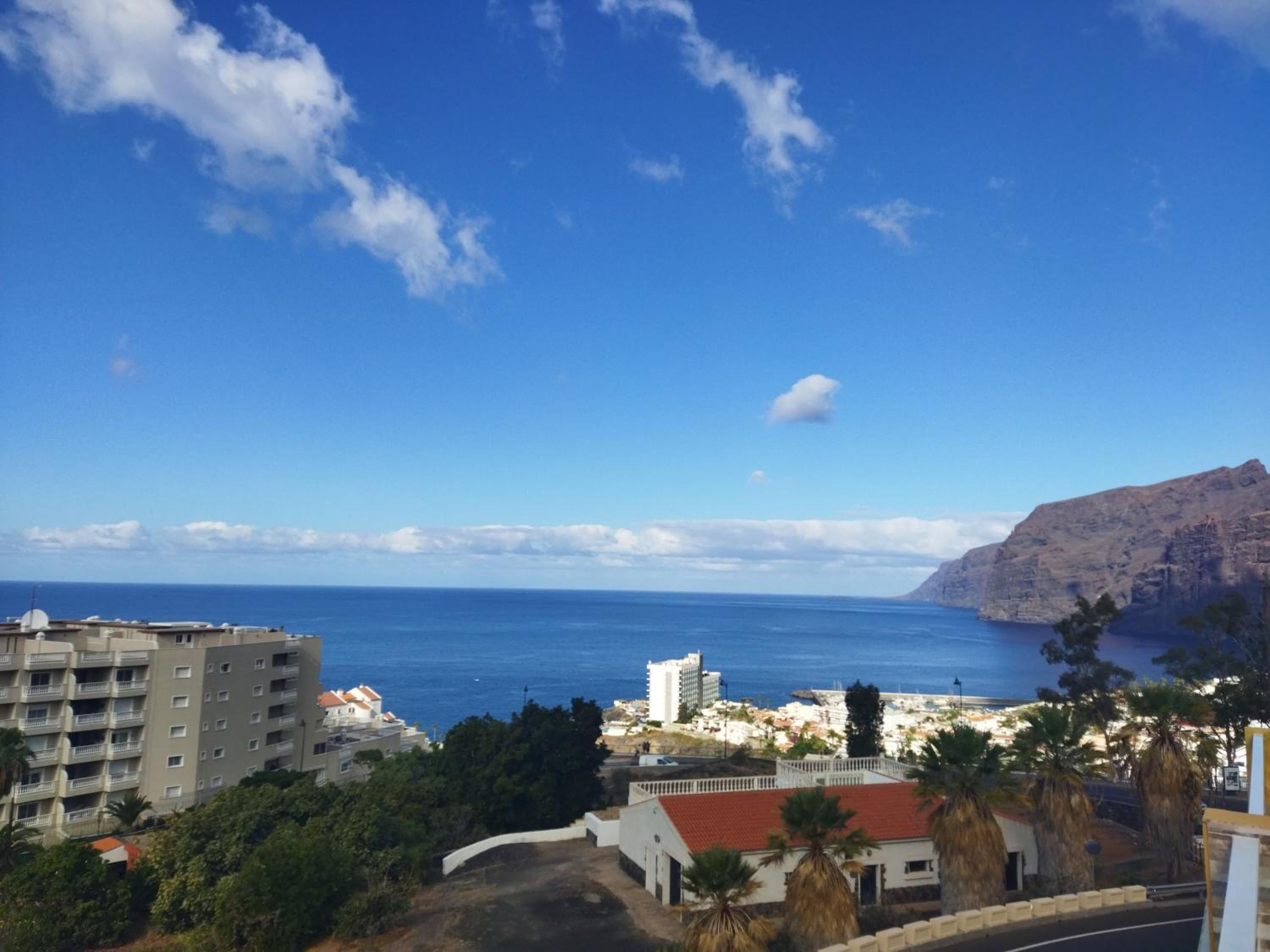 Luxury apartment with stunning ocean view