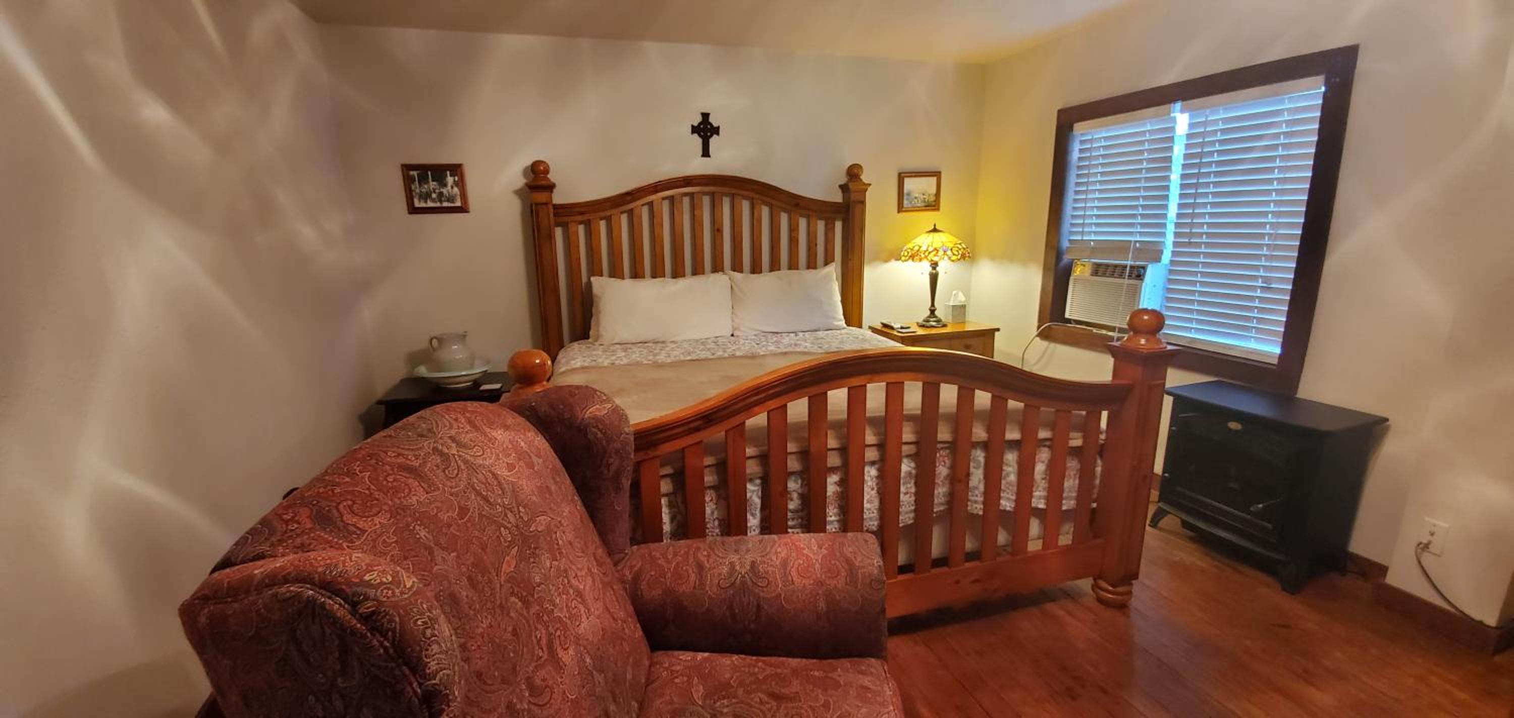 Hootie Creek Guest House view 5