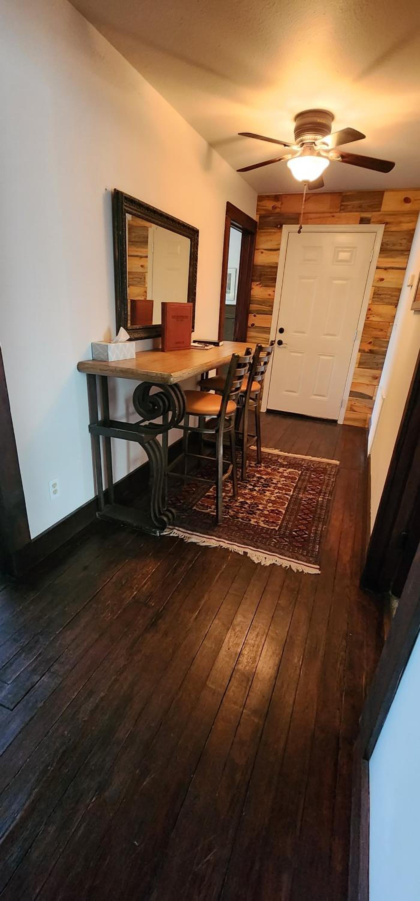 Hootie Creek Guest House view 2