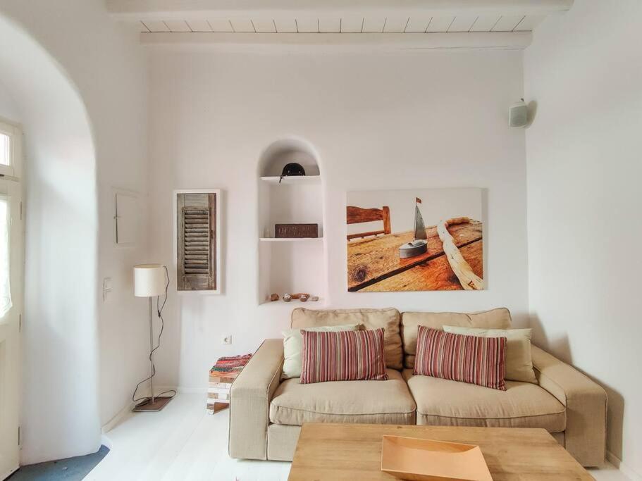The Sunday House in the heart of Mykonos Town view 2