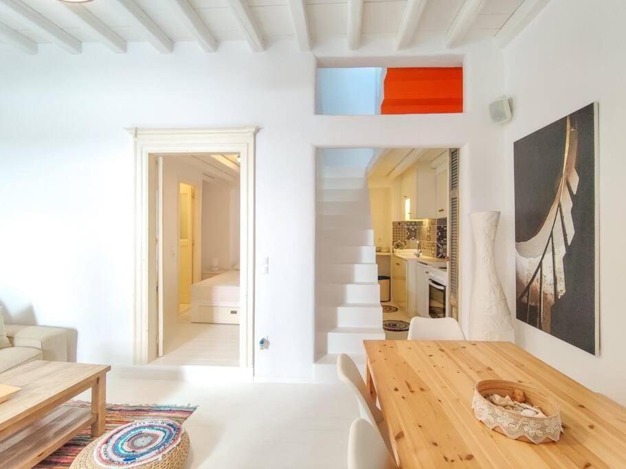 The Sunday House in the heart of Mykonos Town view 5