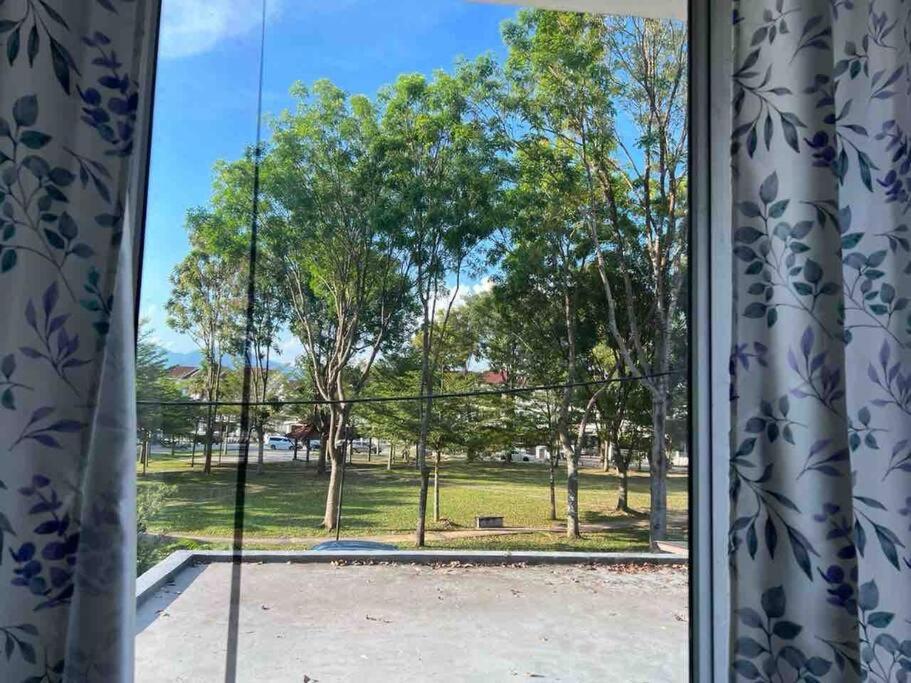 NEW! Naiz Crib 4 Bedroom at Kepayang Heights photo 2