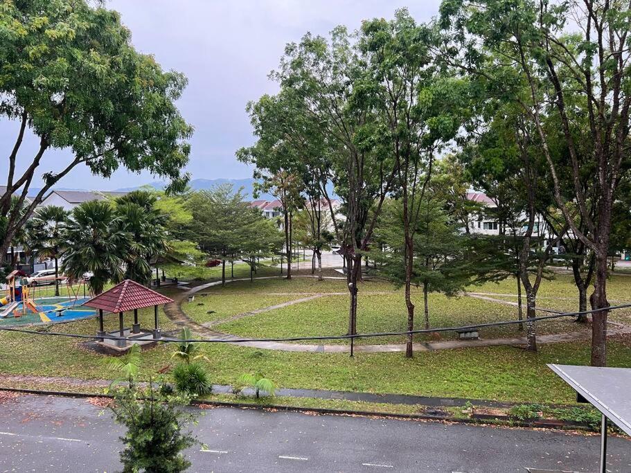 NEW! Naiz Crib 4 Bedroom at Kepayang Heights photo 8