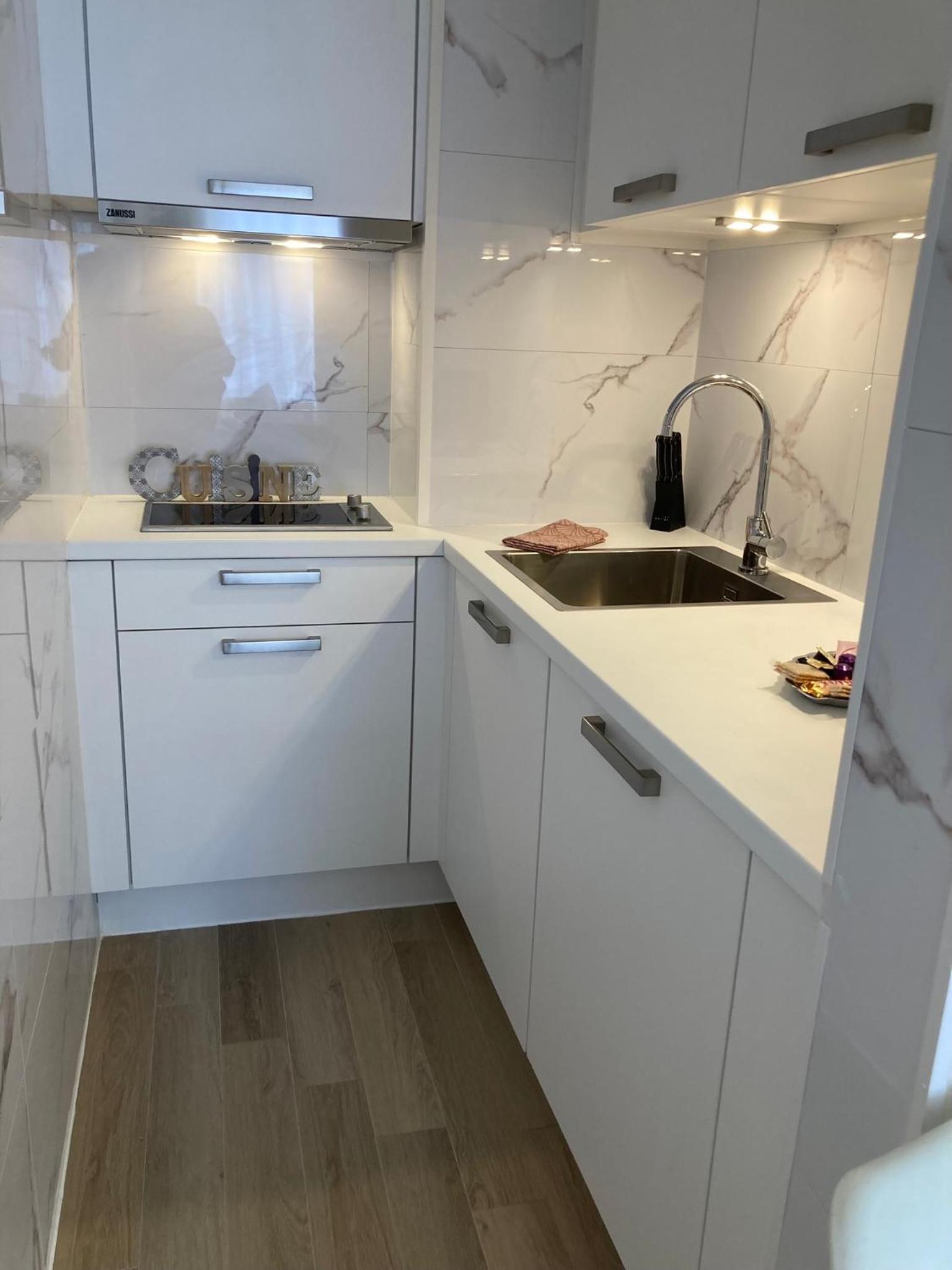 Heel mooie Studio met garage vlakbij de zee en de winkels