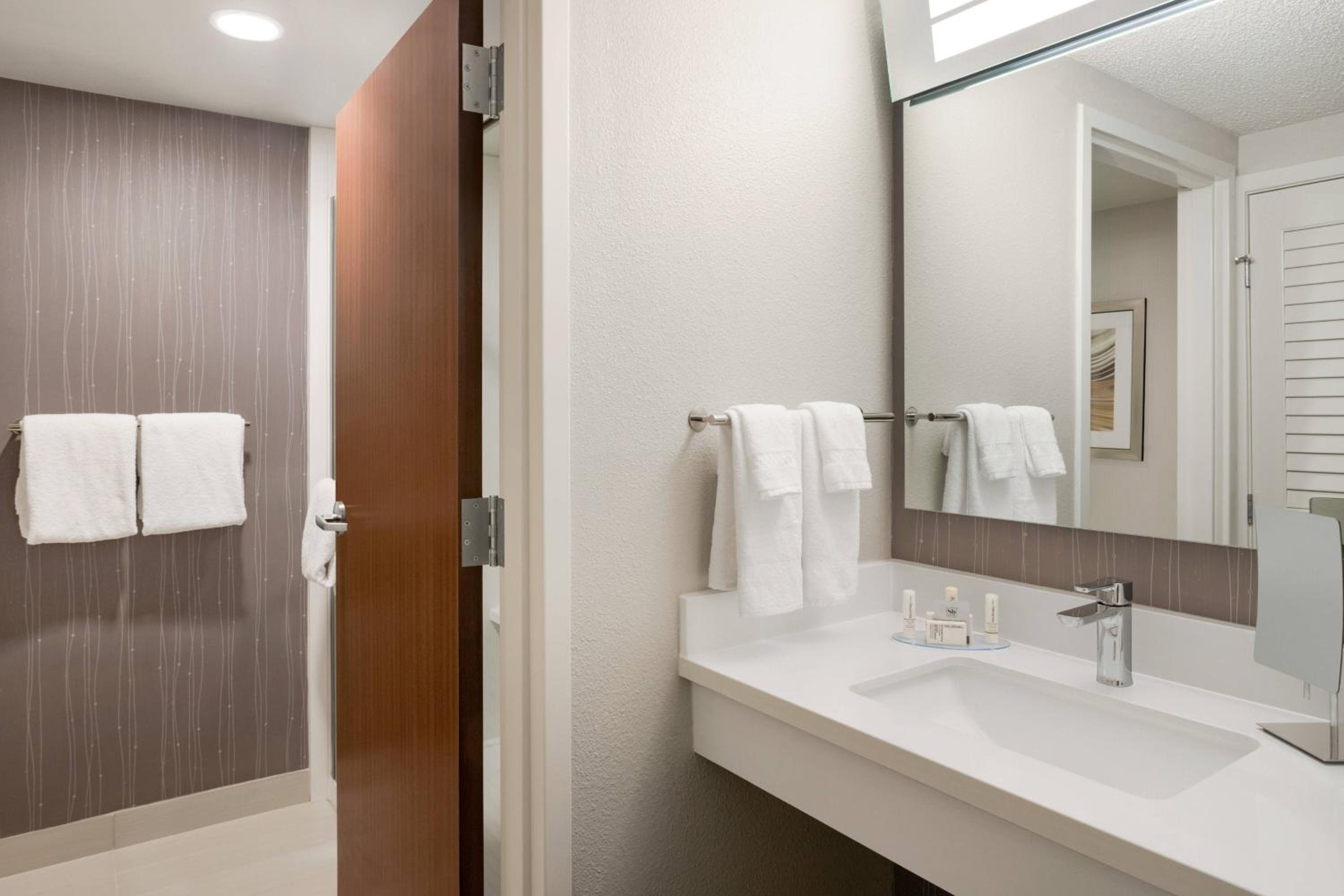 Tupelo Vacations - Courtyard Tupelo - Property Image 45