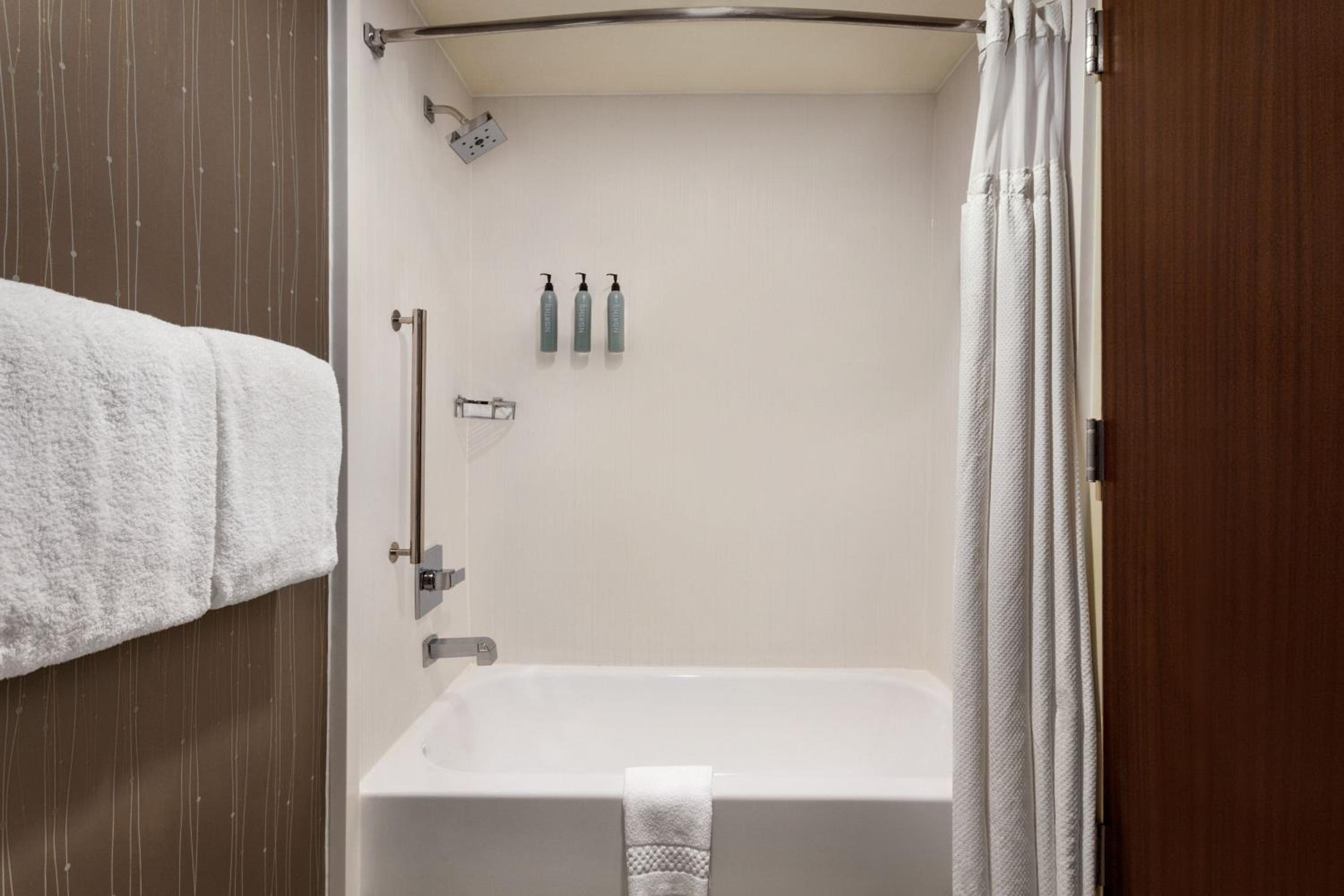 Tupelo Vacations - Courtyard Tupelo - Property Image 49