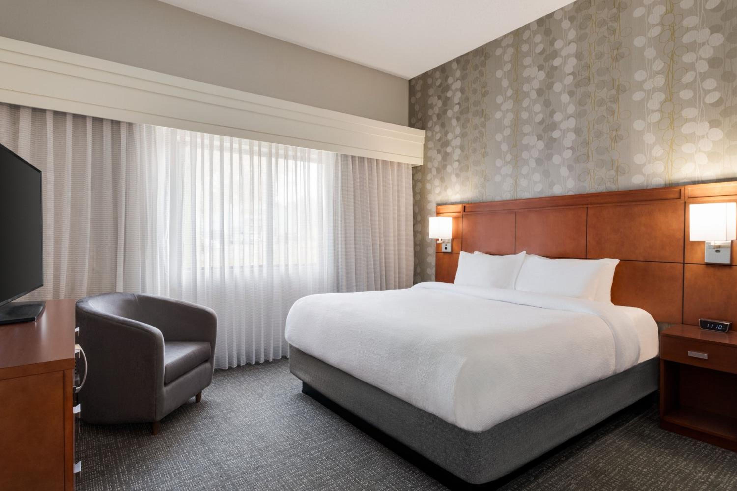 Tupelo Vacations - Courtyard Tupelo - Property Image 14