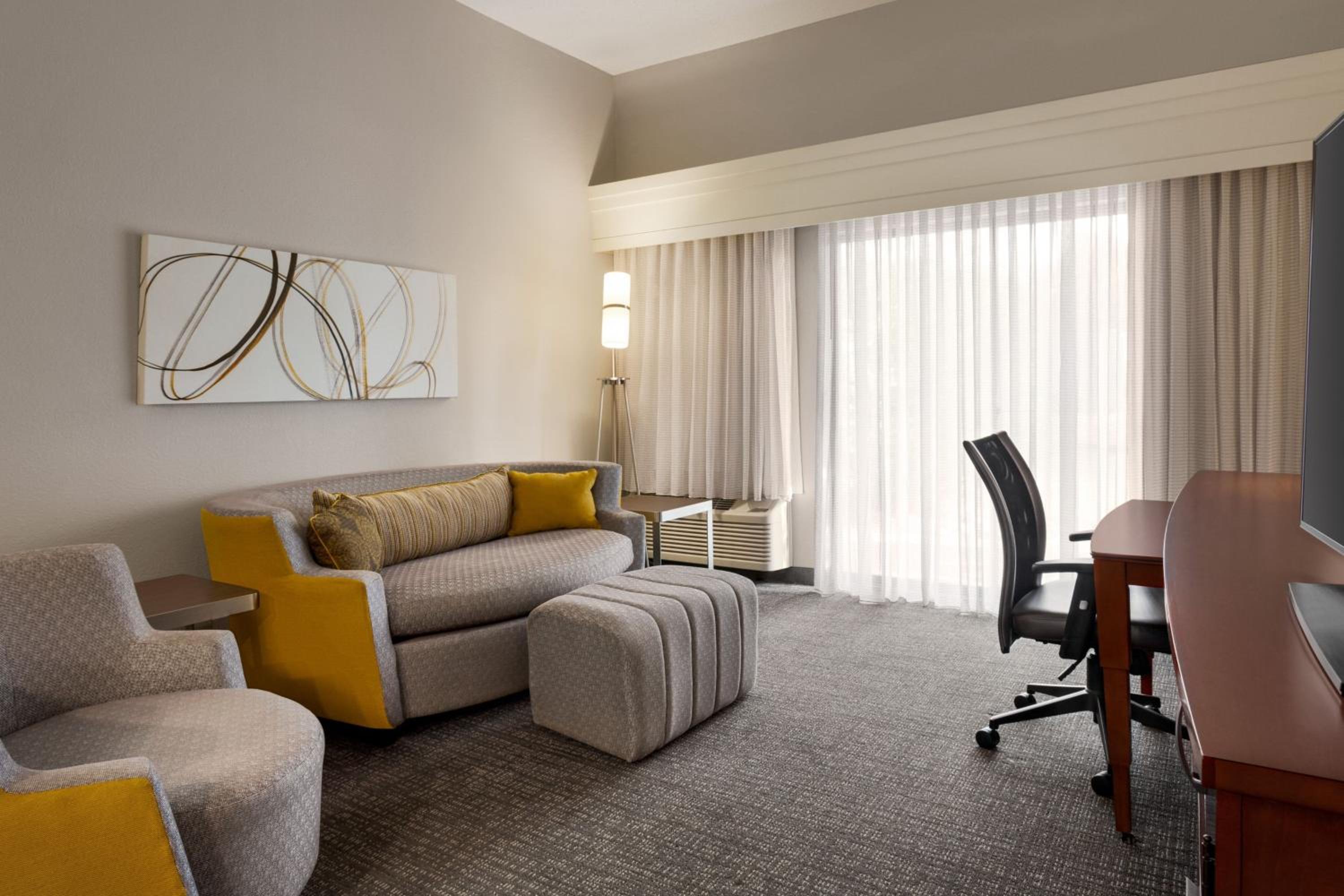 Tupelo Vacations - Courtyard Tupelo - Property Image 2