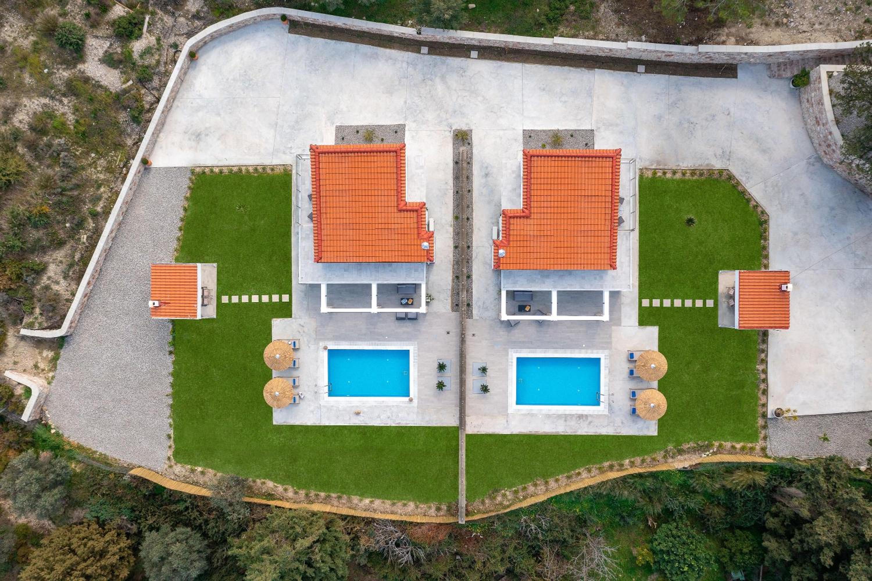 Aiora Luxury Villas view 4
