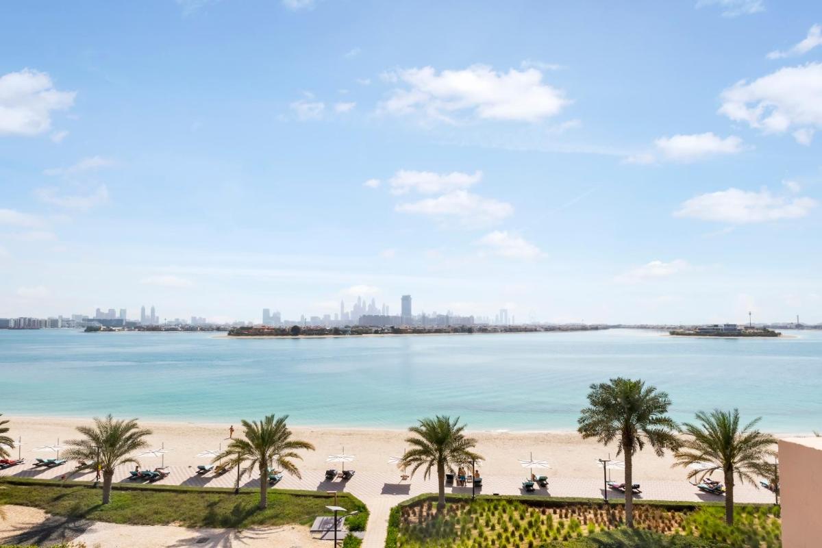 FAM Living - Private Beachfront Escape in Palm Jumeirah - Sarai