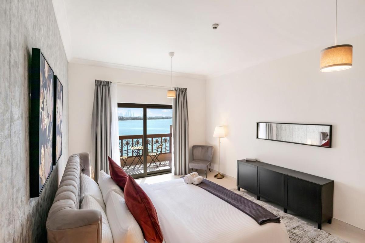 FAM Living - Private Beachfront Escape in Palm Jumeirah - Sarai