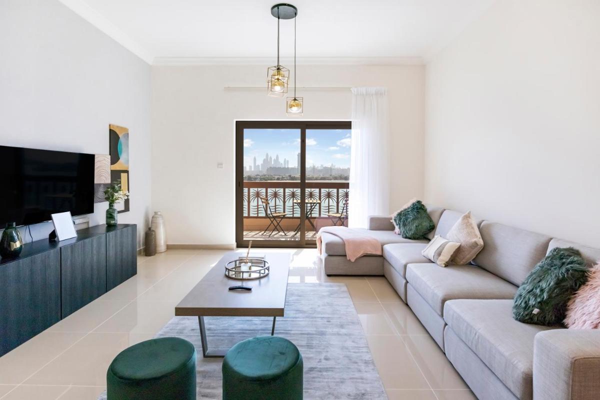 FAM Living - Private Beachfront Escape in Palm Jumeirah - Sarai