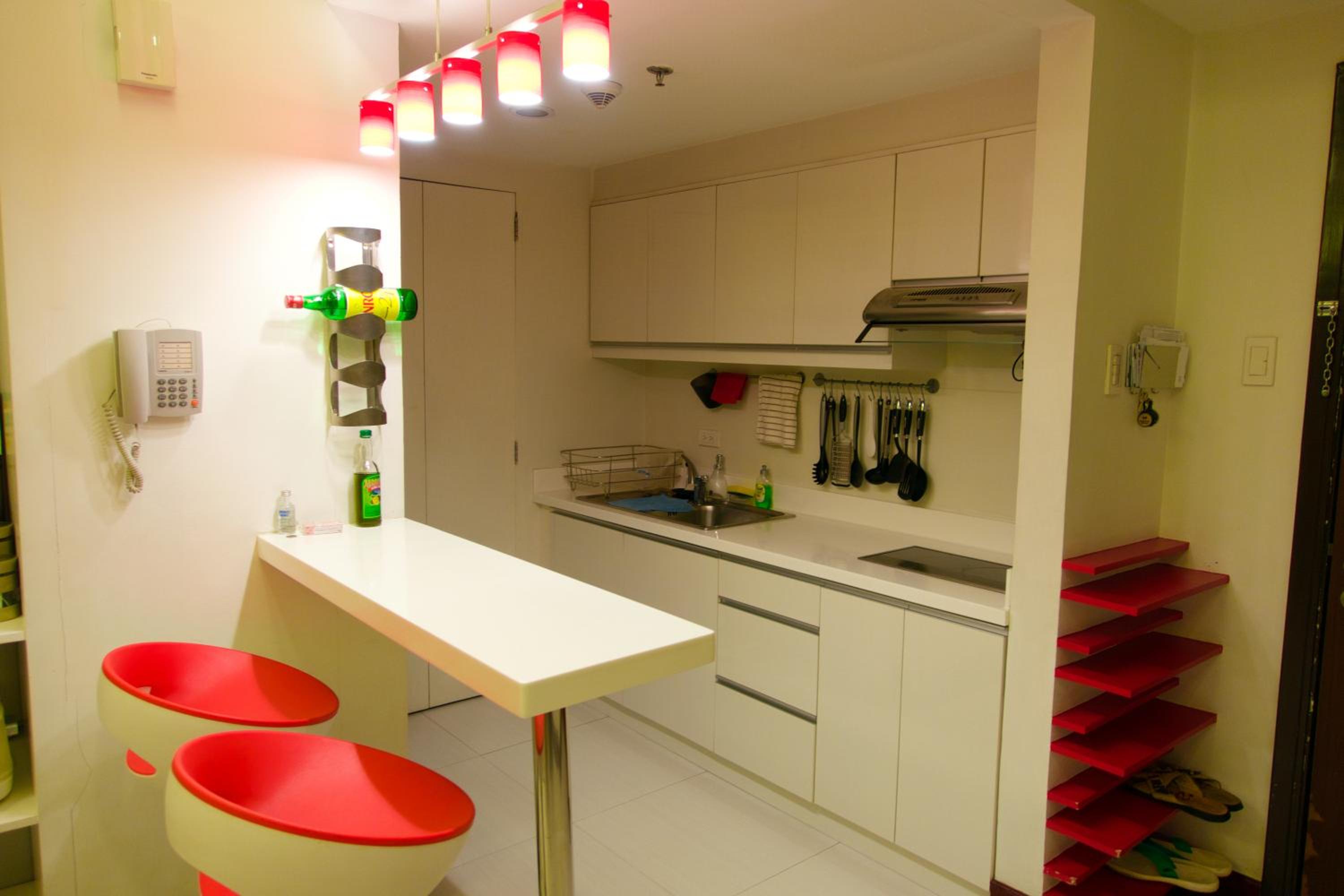 Luxury Condo at Forbeswood Parklane The Fort BGC view 4