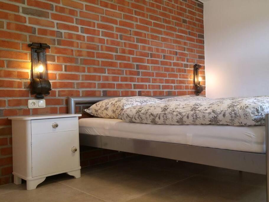 Wohnung mit Kamin und idyllischem Garten - Property Image 1