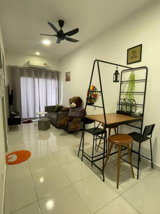 HomeFeel Netflix Youtube Free WiFi and Parking - MSuite at Bandar Manjalara, Near to DesaPark, Arkadia, One Utama, Kepong, Sri Damansara, Kota Damansara, K