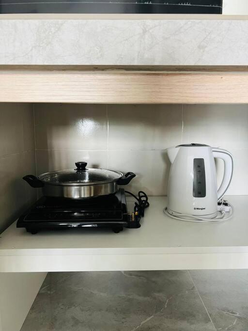 HomeFeel Netflix Youtube Free WiFi and Parking - MSuite at Bandar Manjalara, Near to DesaPark, Arkadia, One Utama, Kepong, Sri Damansara, Kota Damansara, K