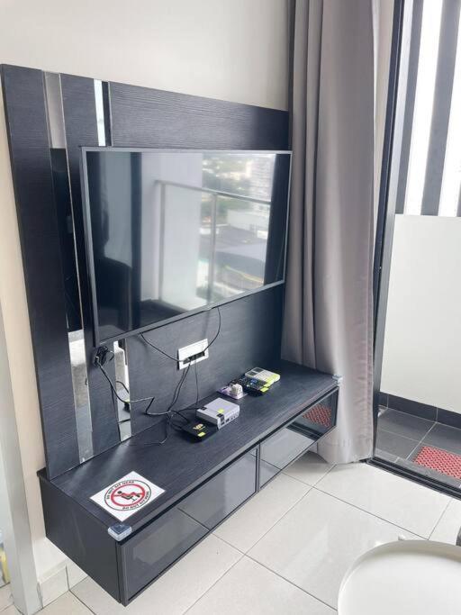 HomeFeel Netflix Youtube Free WiFi and Parking - MSuite at Bandar Manjalara, Near to DesaPark, Arkadia, One Utama, Kepong, Sri Damansara, Kota Damansara, K
