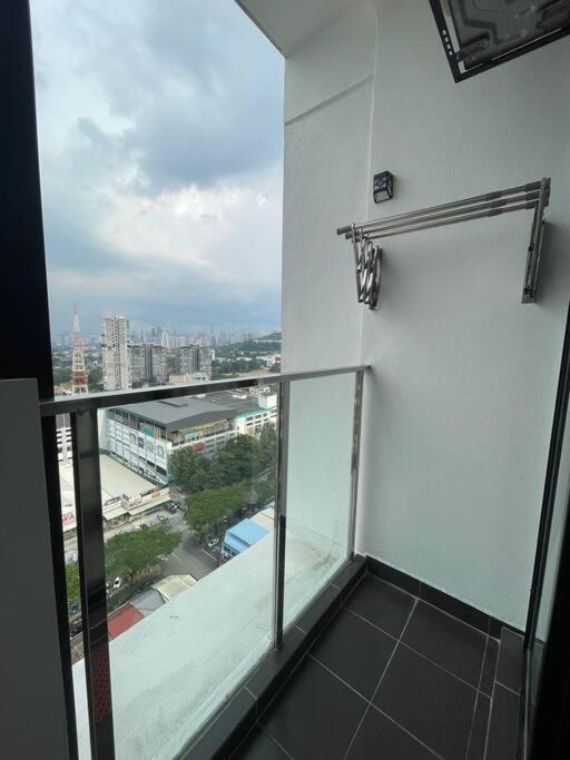 HomeFeel Netflix Youtube Free WiFi and Parking - MSuite at Bandar Manjalara, Near to DesaPark, Arkadia, One Utama, Kepong, Sri Damansara, Kota Damansara, K
