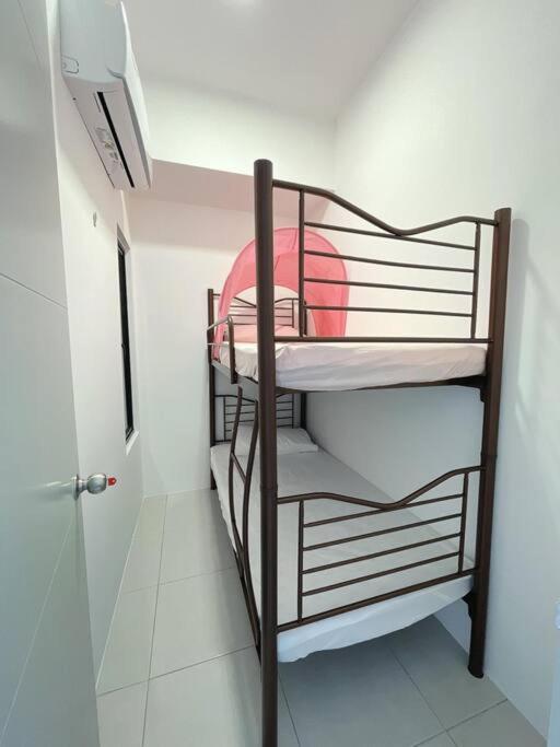 HomeFeel Netflix Youtube Free WiFi and Parking - MSuite at Bandar Manjalara, Near to DesaPark, Arkadia, One Utama, Kepong, Sri Damansara, Kota Damansara, K