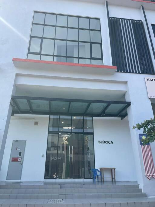 HomeFeel Netflix Youtube Free WiFi and Parking - MSuite at Bandar Manjalara, Near to DesaPark, Arkadia, One Utama, Kepong, Sri Damansara, Kota Damansara, K