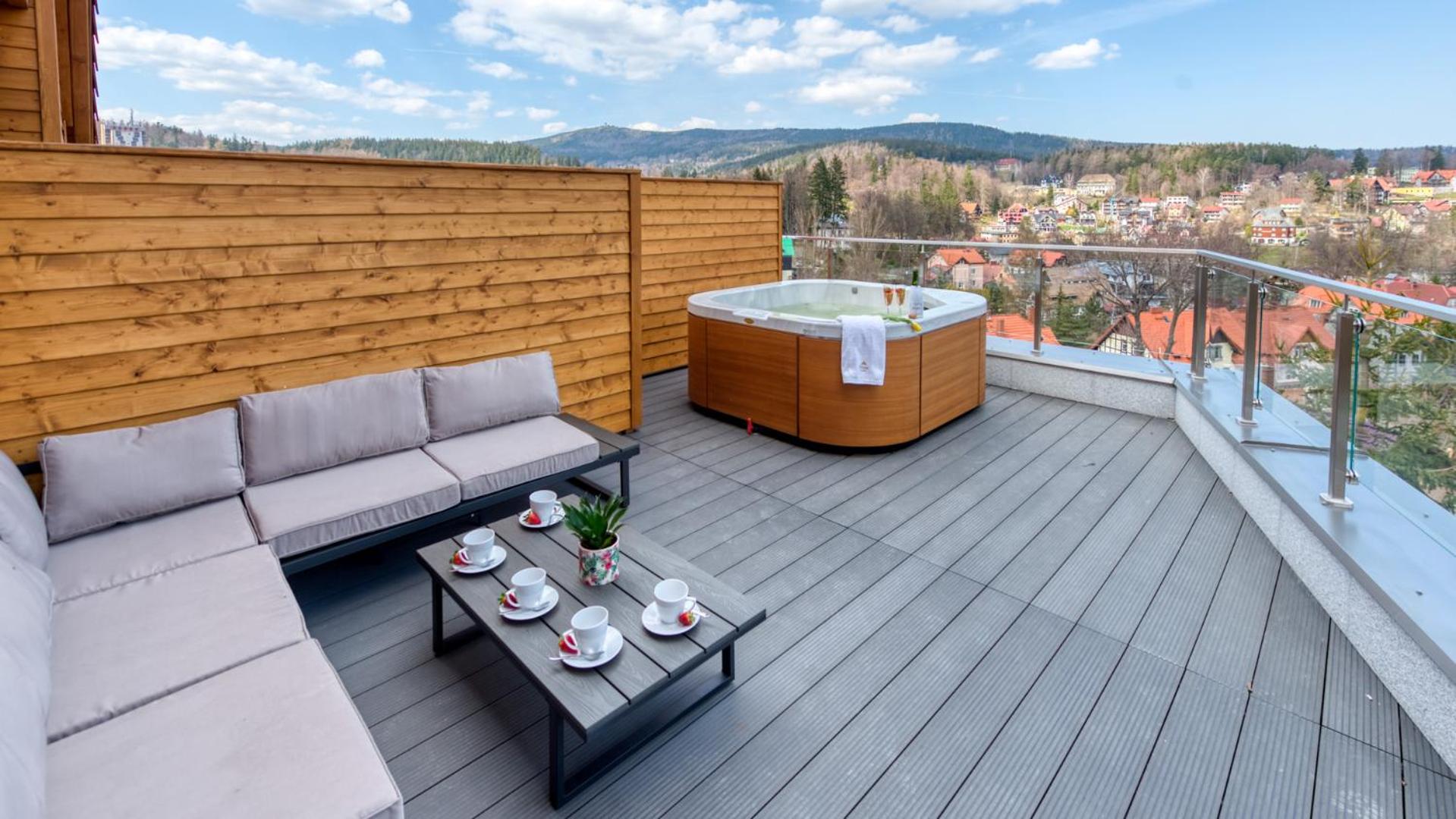 Apartamenty z basenem i saunami STONE HILL RESORT VIP Centrum by Royal Aparts